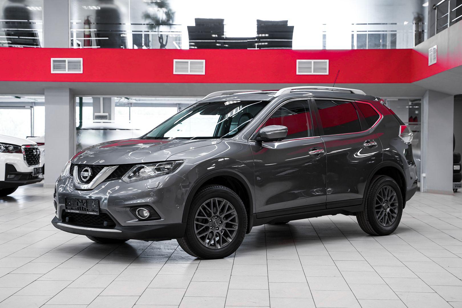 Nissan X-Trail 2016, серый, ДЦ Орехово