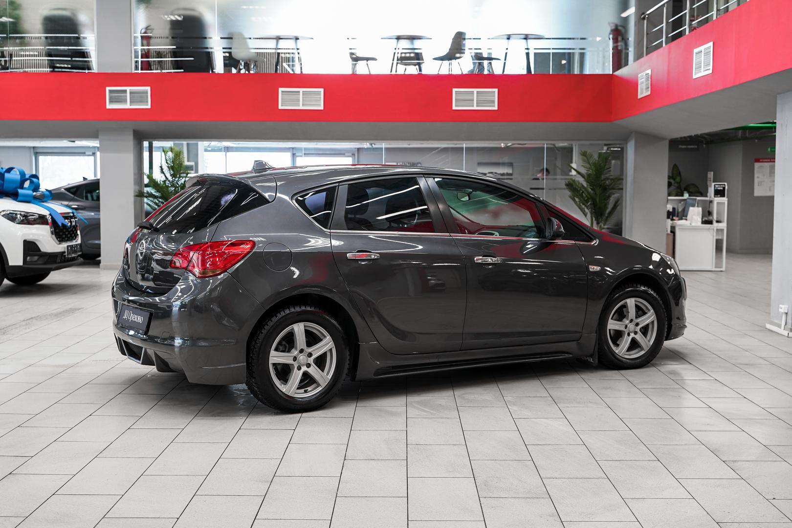 Opel Astra 2011, серый, ДЦ Орехово