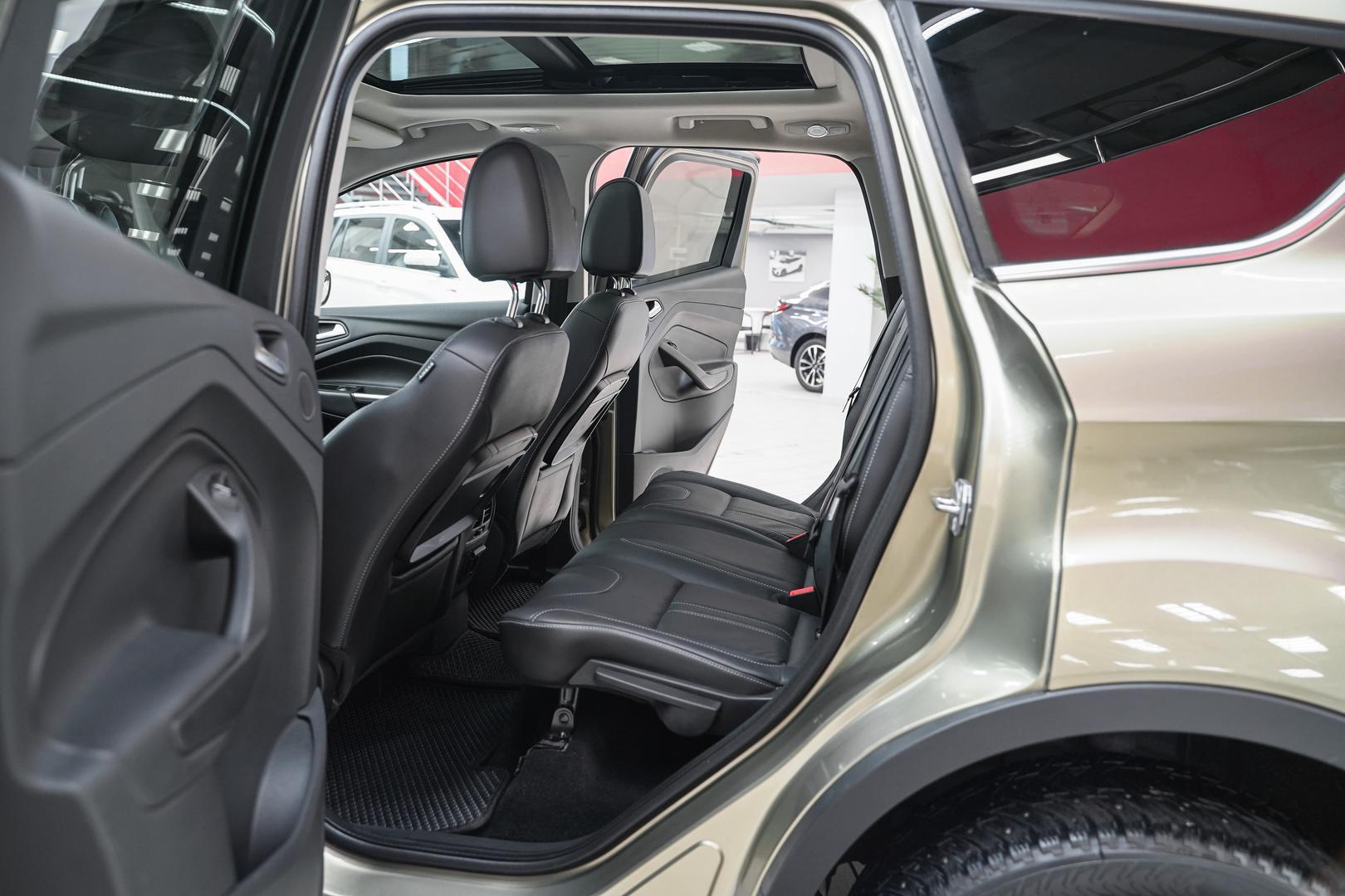 Ford Kuga 2013, зеленый, ДЦ Орехово