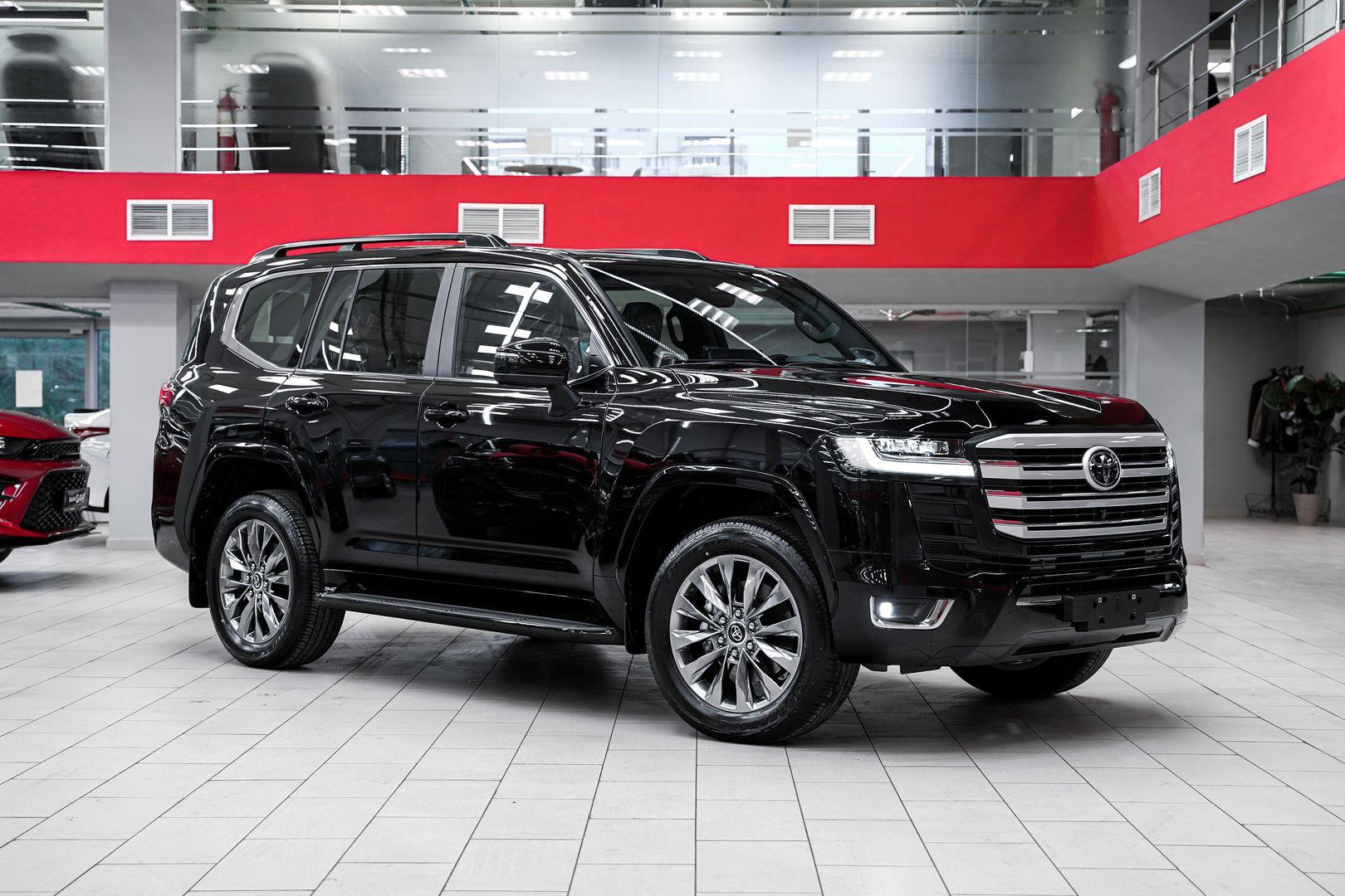 Toyota Land Cruiser 2024, черный, ДЦ Орехово
