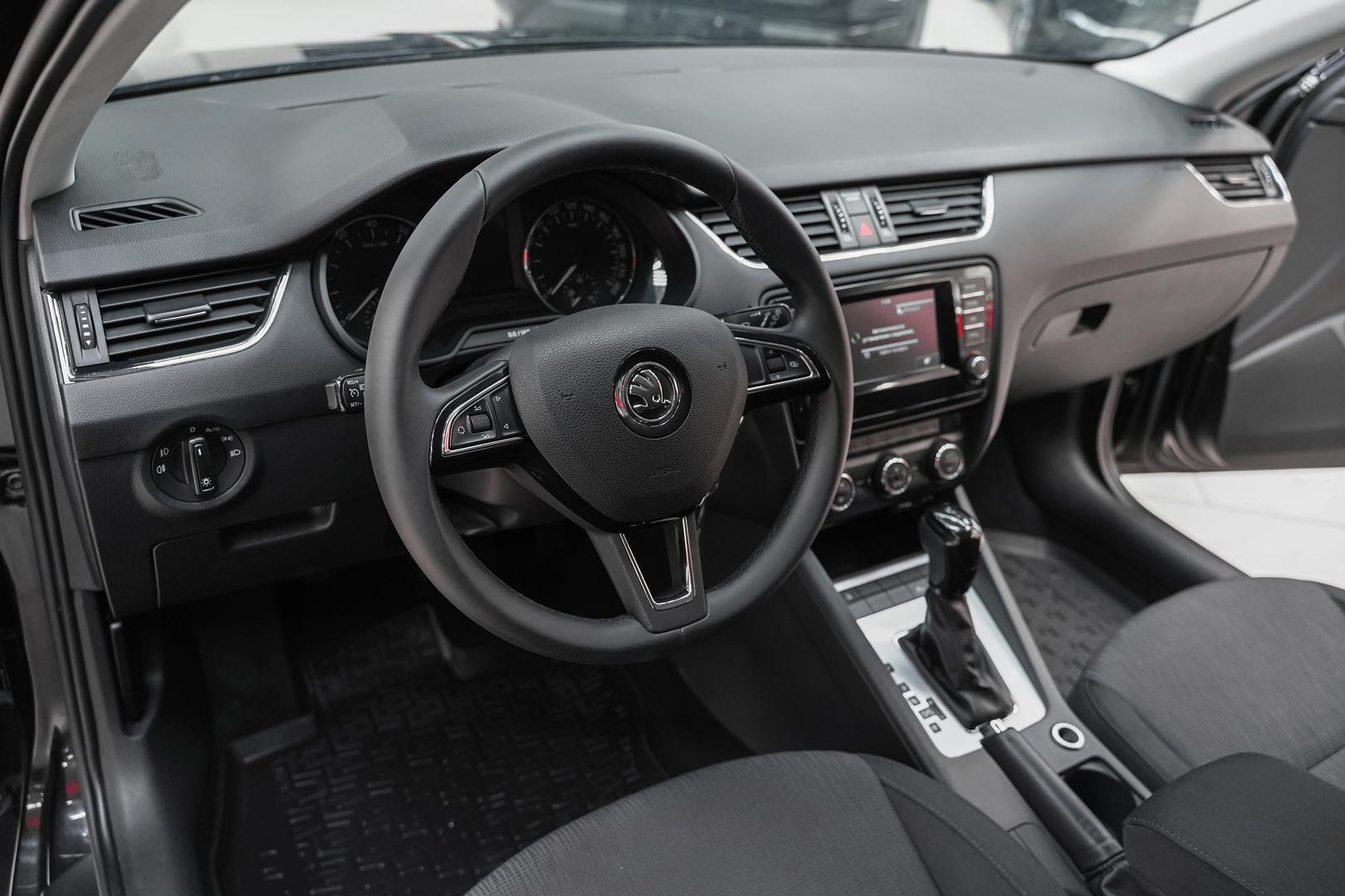 Skoda Octavia 2013, черный, ДЦ Орехово