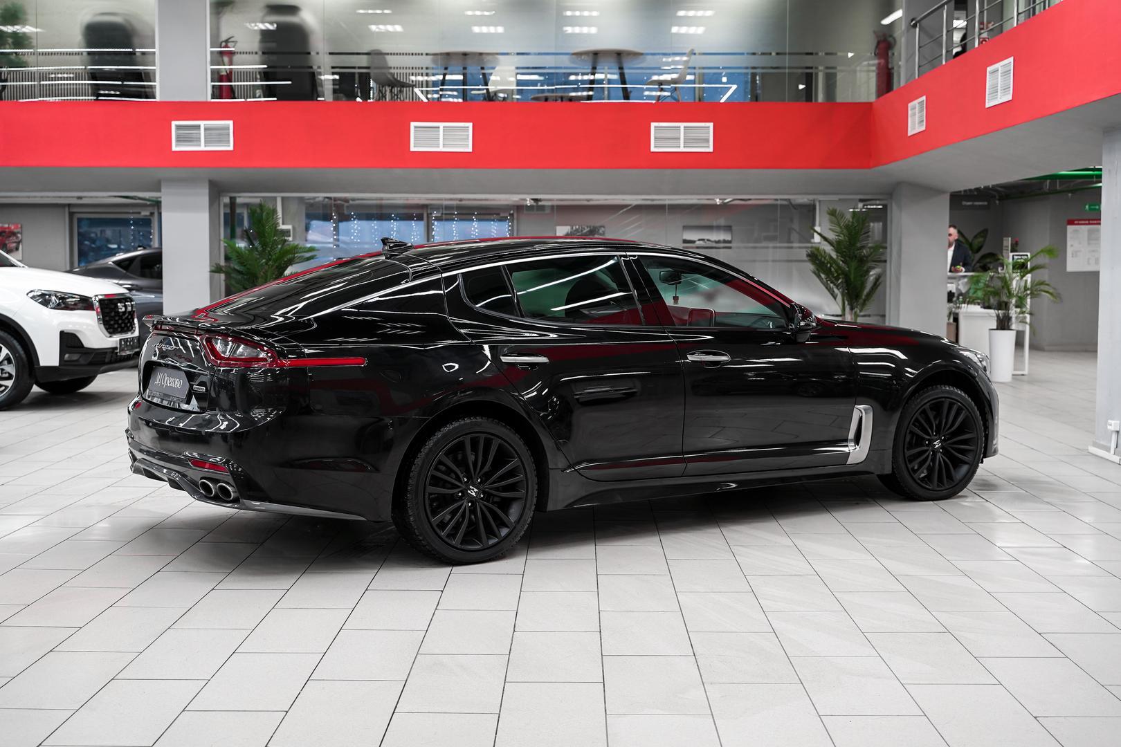 Kia Stinger 2018, черный, ДЦ Орехово