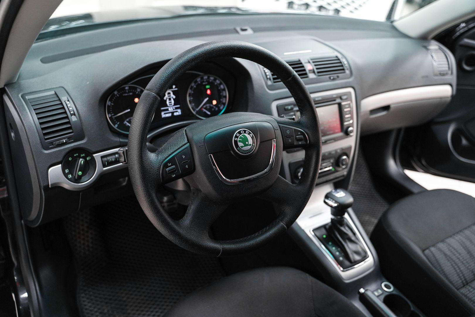 Skoda Octavia 2013, черный, ДЦ Орехово