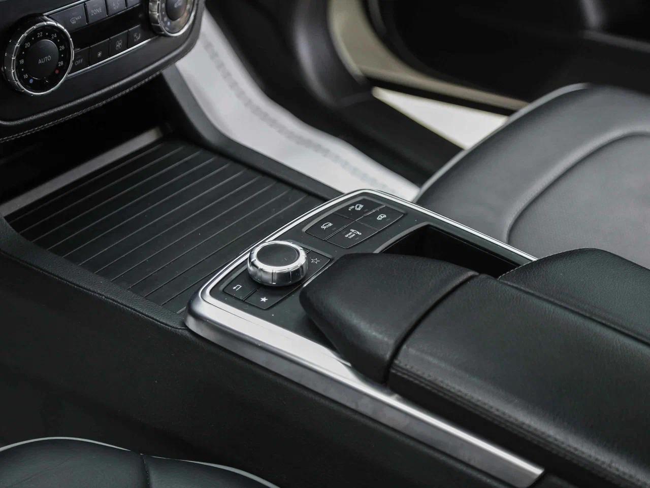 Mercedes-Benz M-Класс 2013, белый, ДЦ Орехово