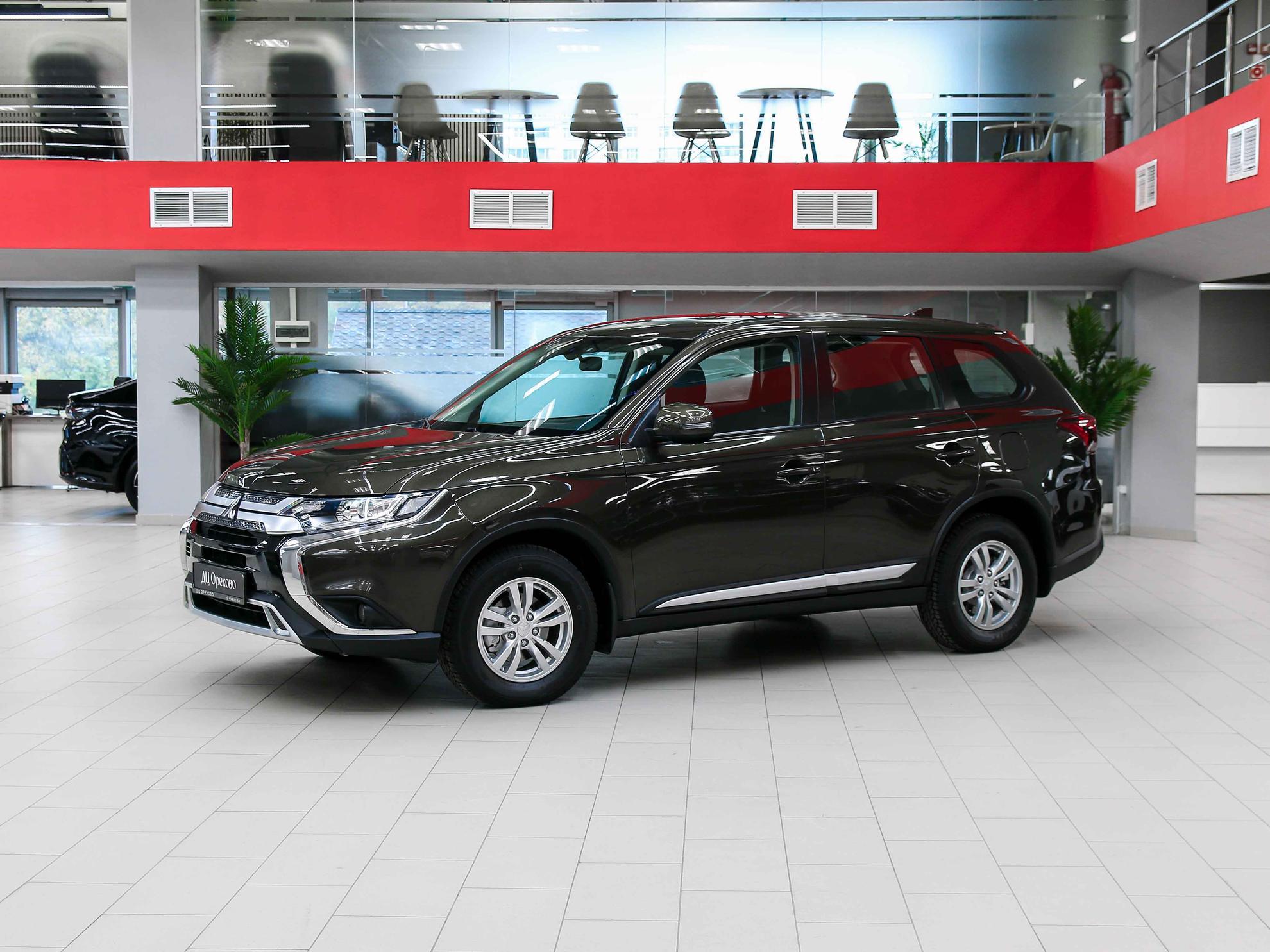Mitsubishi Outlander 2019, коричневый, ДЦ Орехово