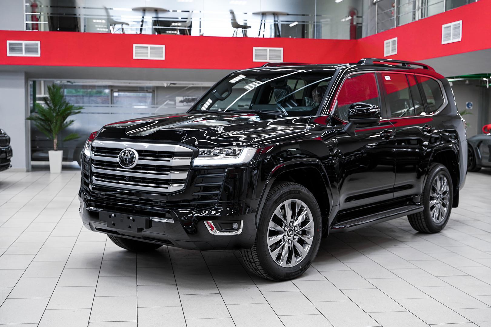 Toyota Land Cruiser 2025, черный, ДЦ Орехово