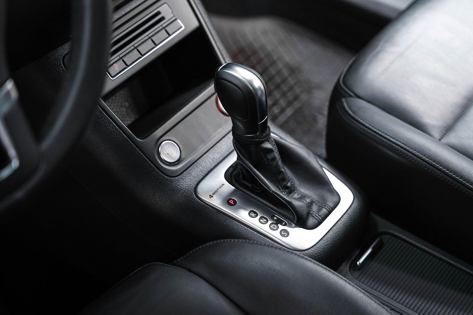 Volkswagen Tiguan 2012, черный, ДЦ Орехово