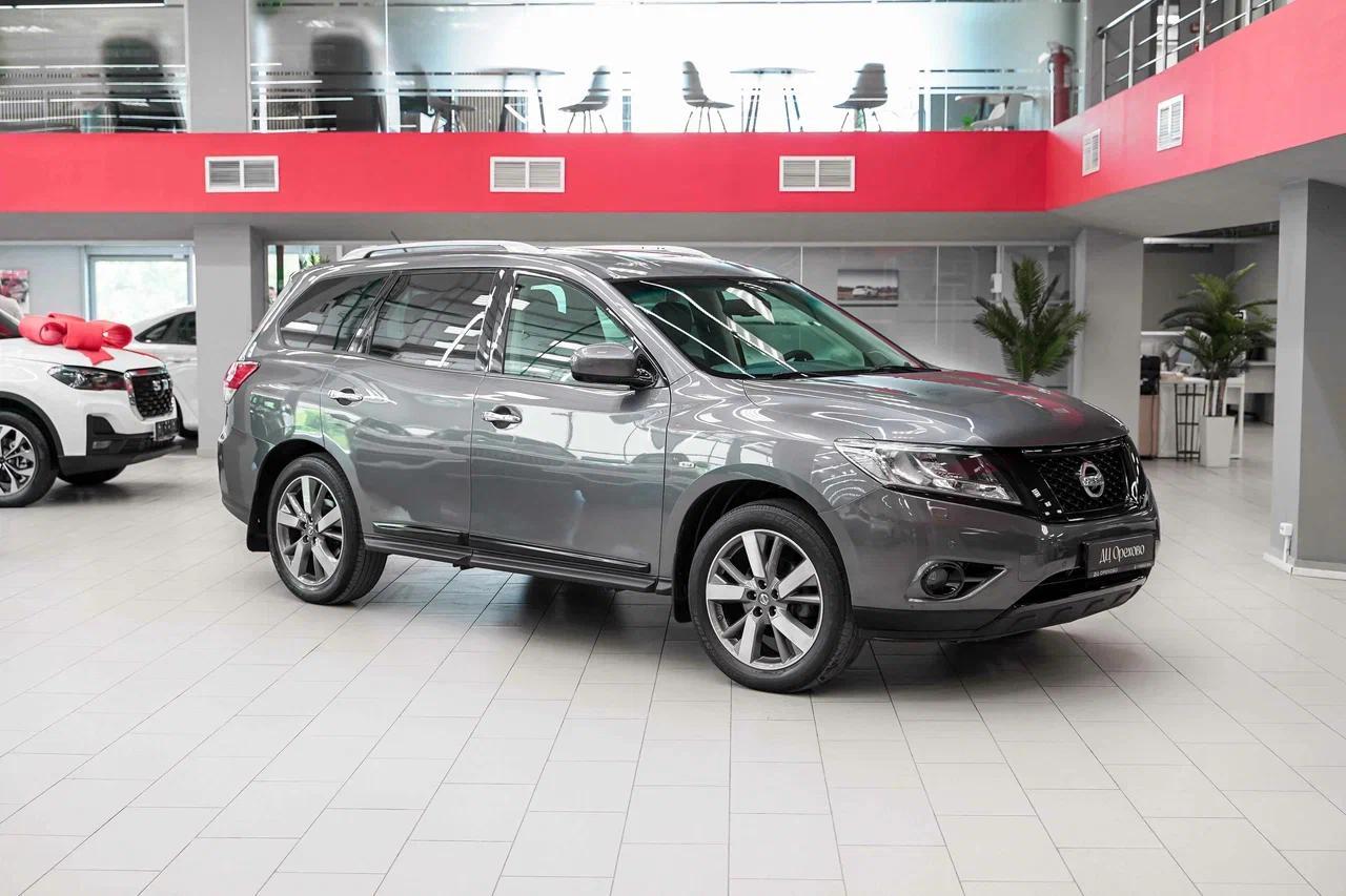 Nissan Pathfinder 2015, серый, ДЦ Орехово