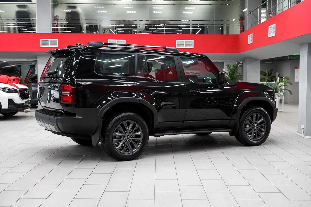 Toyota Land Cruiser Prado 2025, черный, ДЦ Орехово