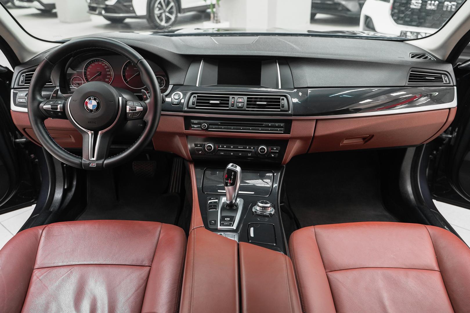 BMW 5 серии 2013, синий, ДЦ Орехово