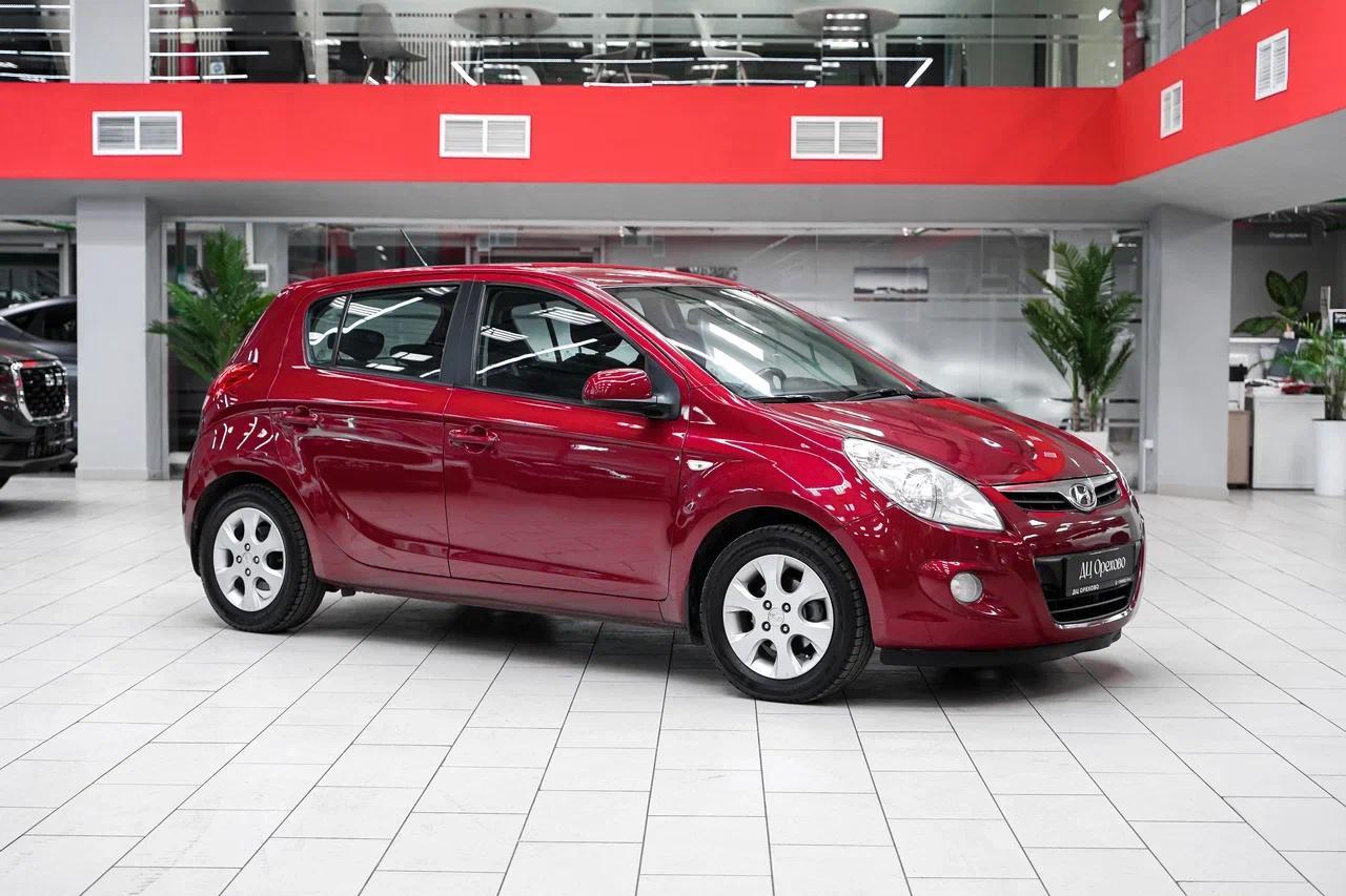 Hyundai i20 2010, красный, ДЦ Орехово