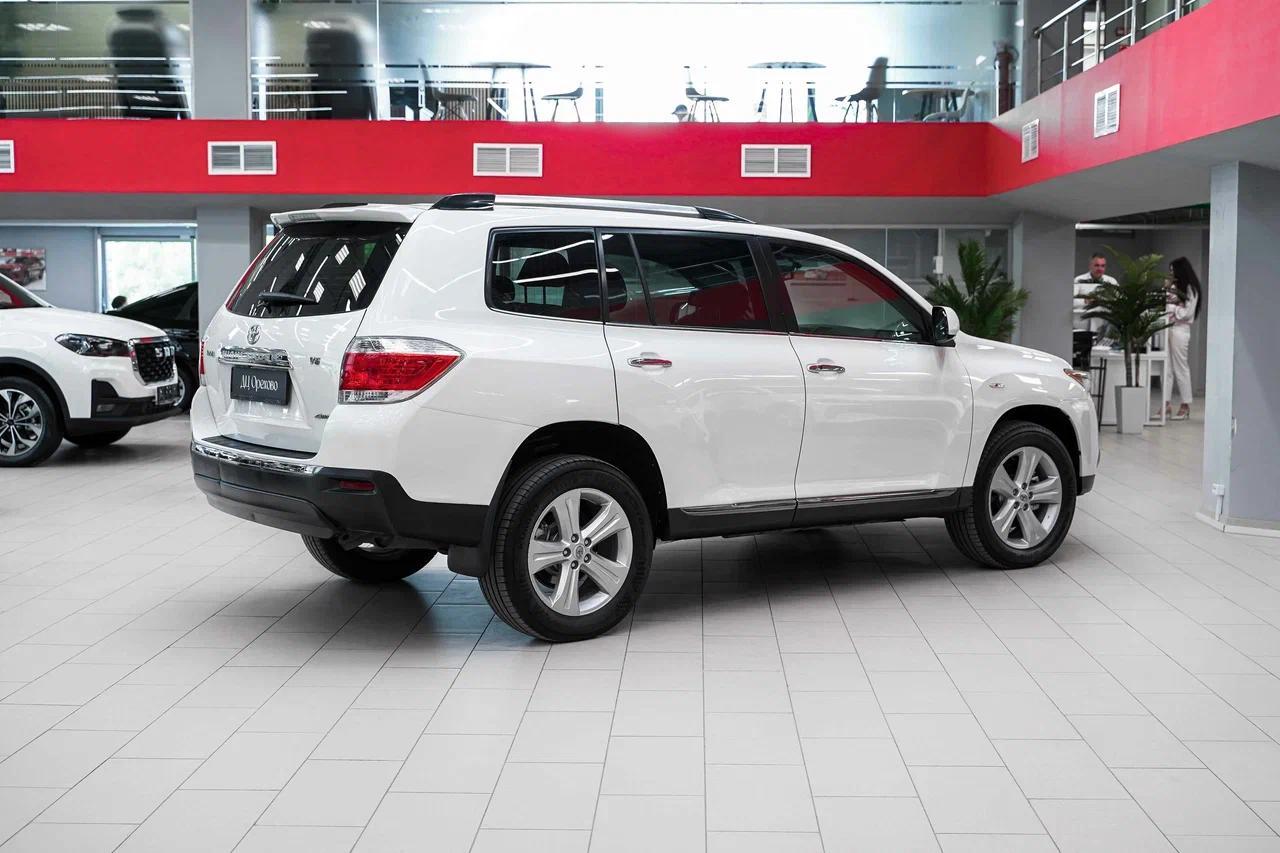 Toyota Highlander 2011, белый, ДЦ Орехово