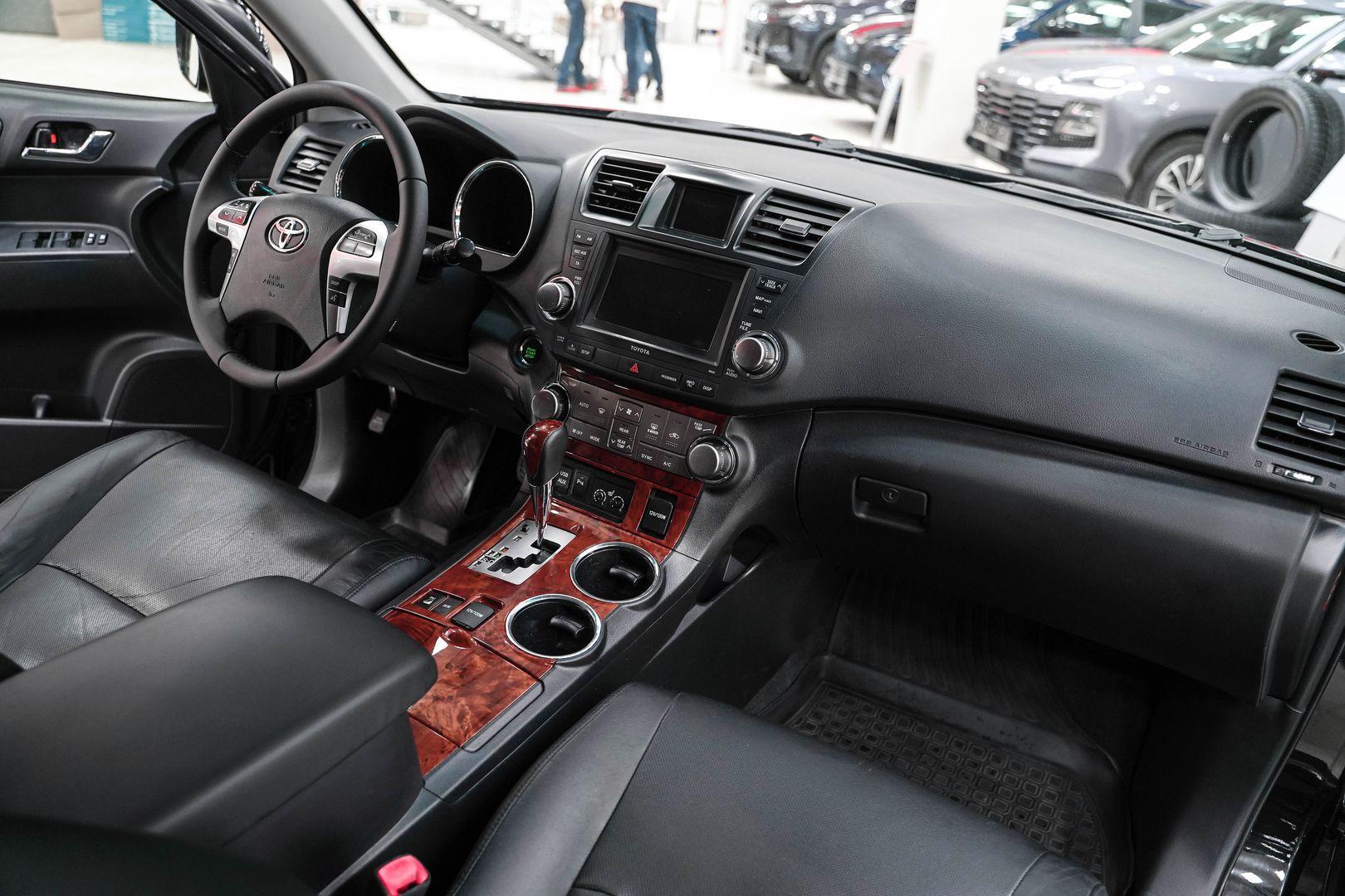 Toyota Highlander 2013, черный, ДЦ Орехово