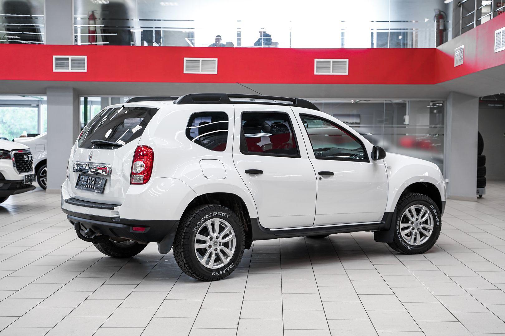 Renault Duster 2013, белый, ДЦ Орехово