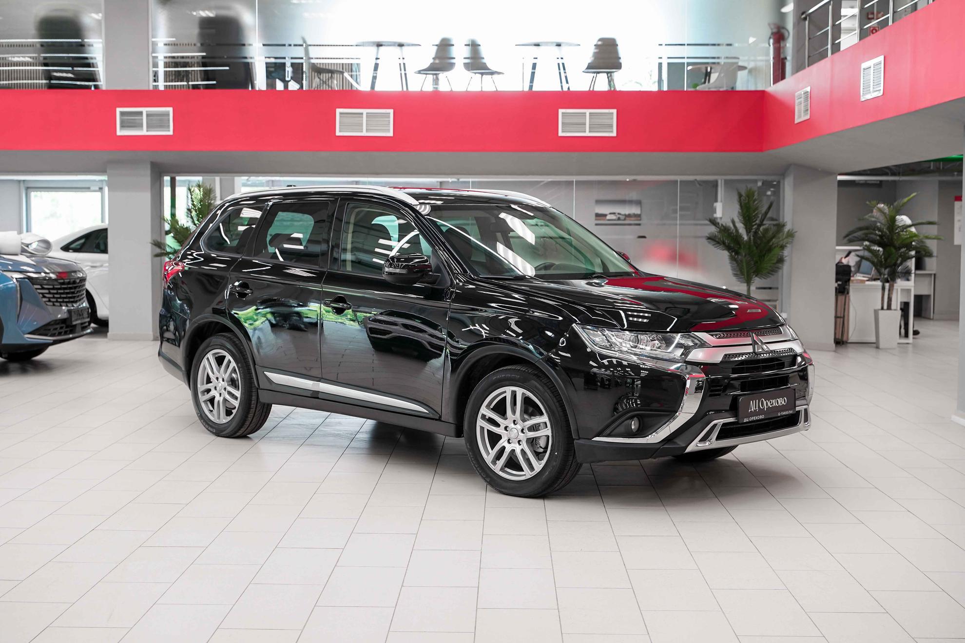 Mitsubishi Outlander 2019, черный, ДЦ Орехово