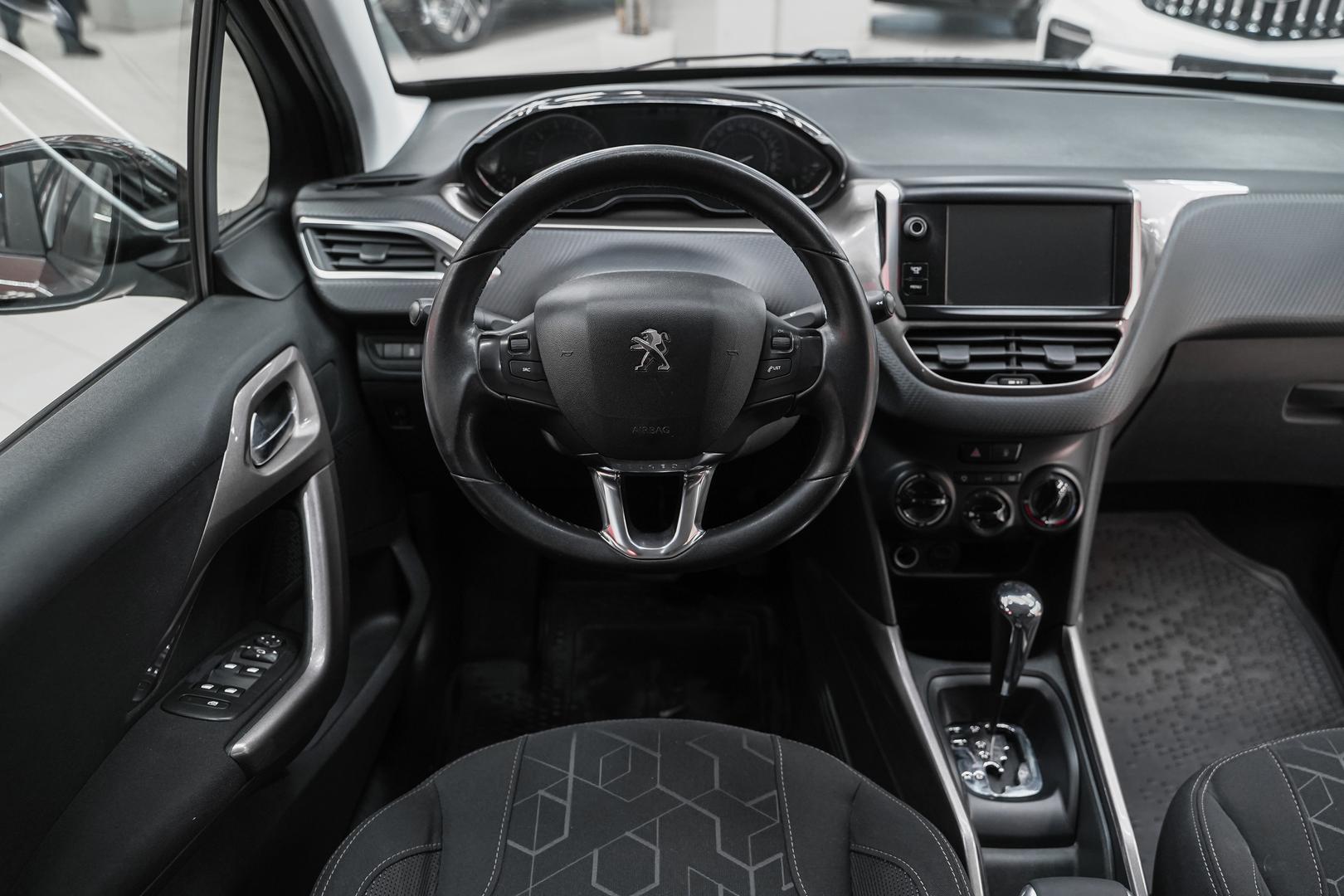 Peugeot 2008 2014, коричневый, ДЦ Орехово