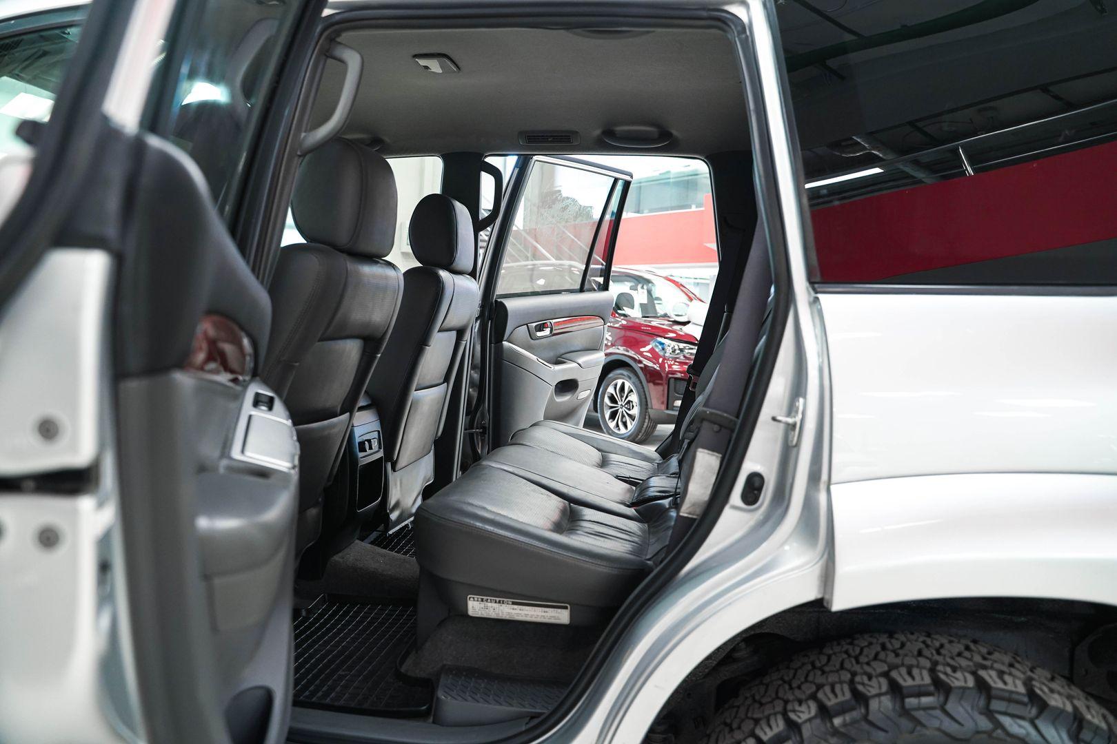 Toyota Land Cruiser Prado 2006, серебряный, ДЦ Орехово