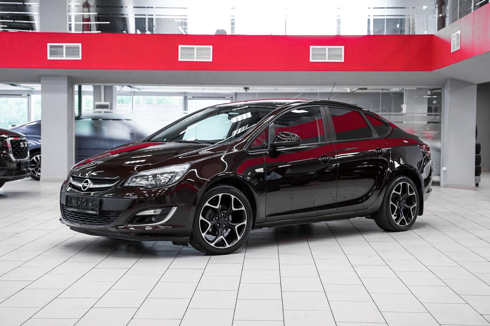 Opel Astra 2013, коричневый, ДЦ Орехово