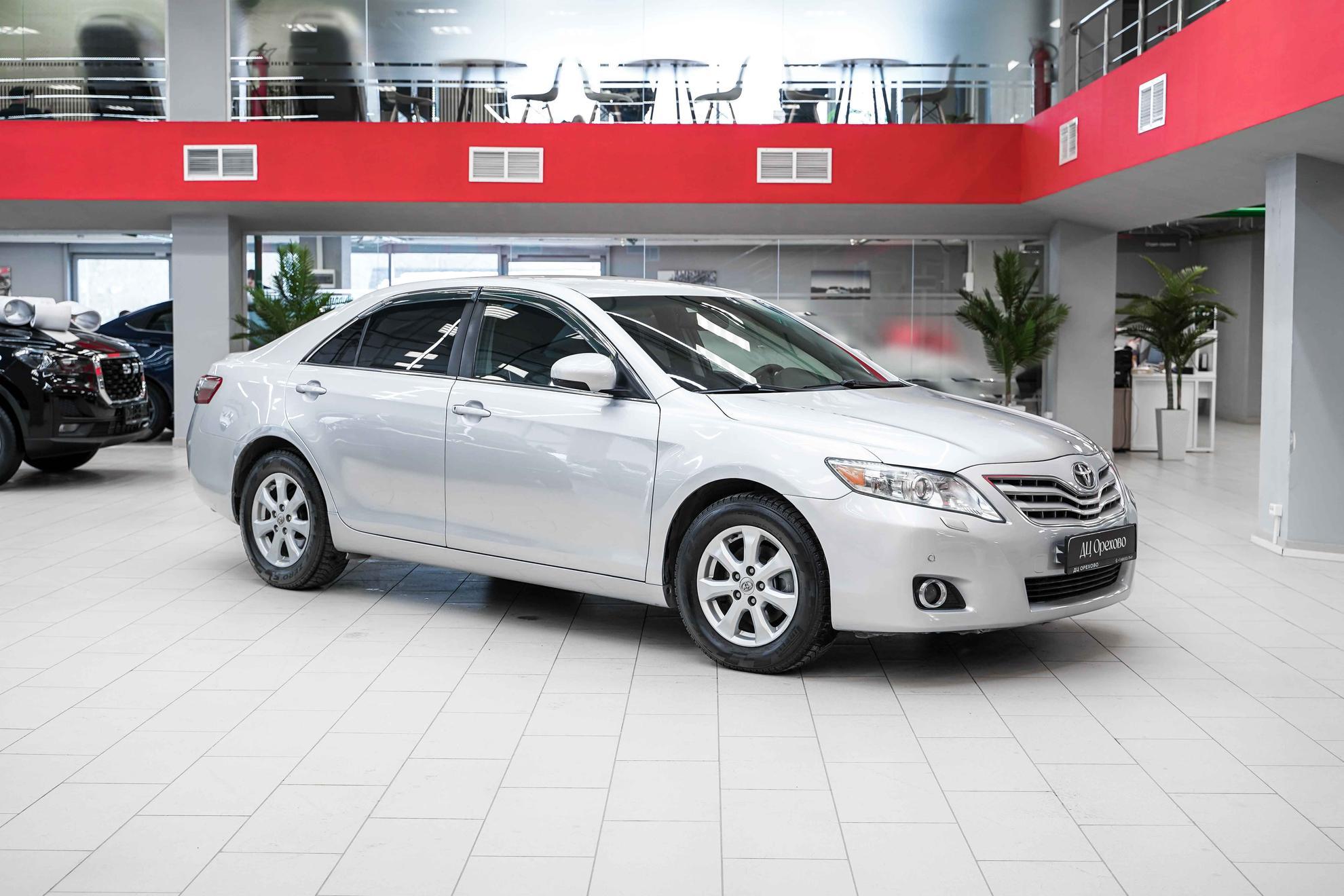 Toyota Camry 2011, серебряный, ДЦ Орехово