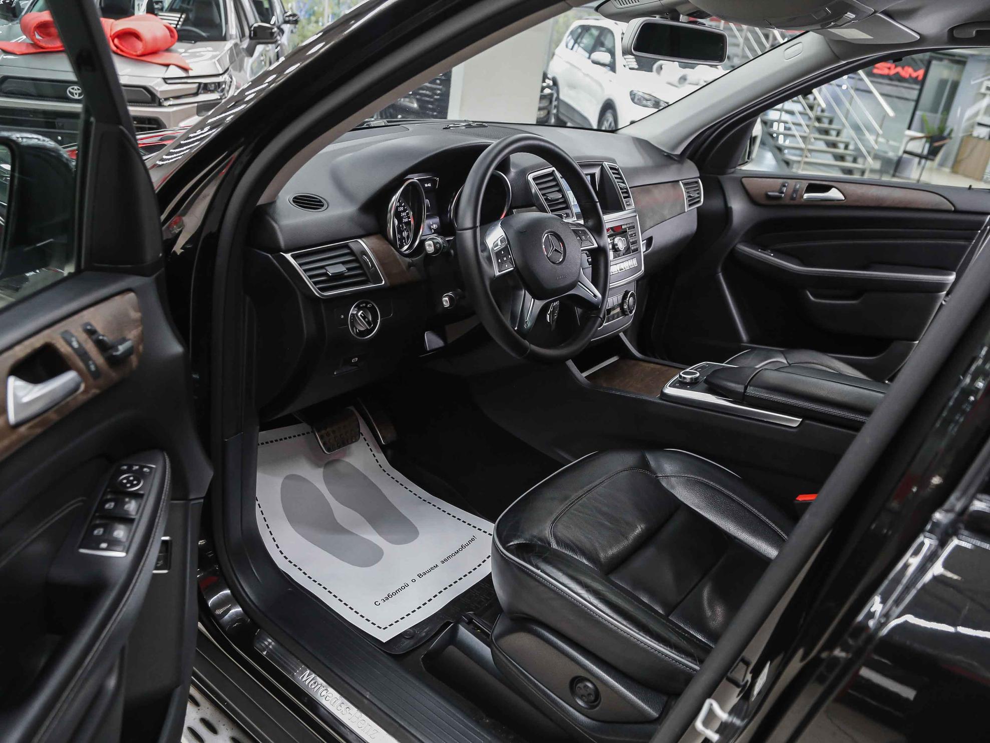 Mercedes-Benz M-Класс 2013, черный, ДЦ Орехово