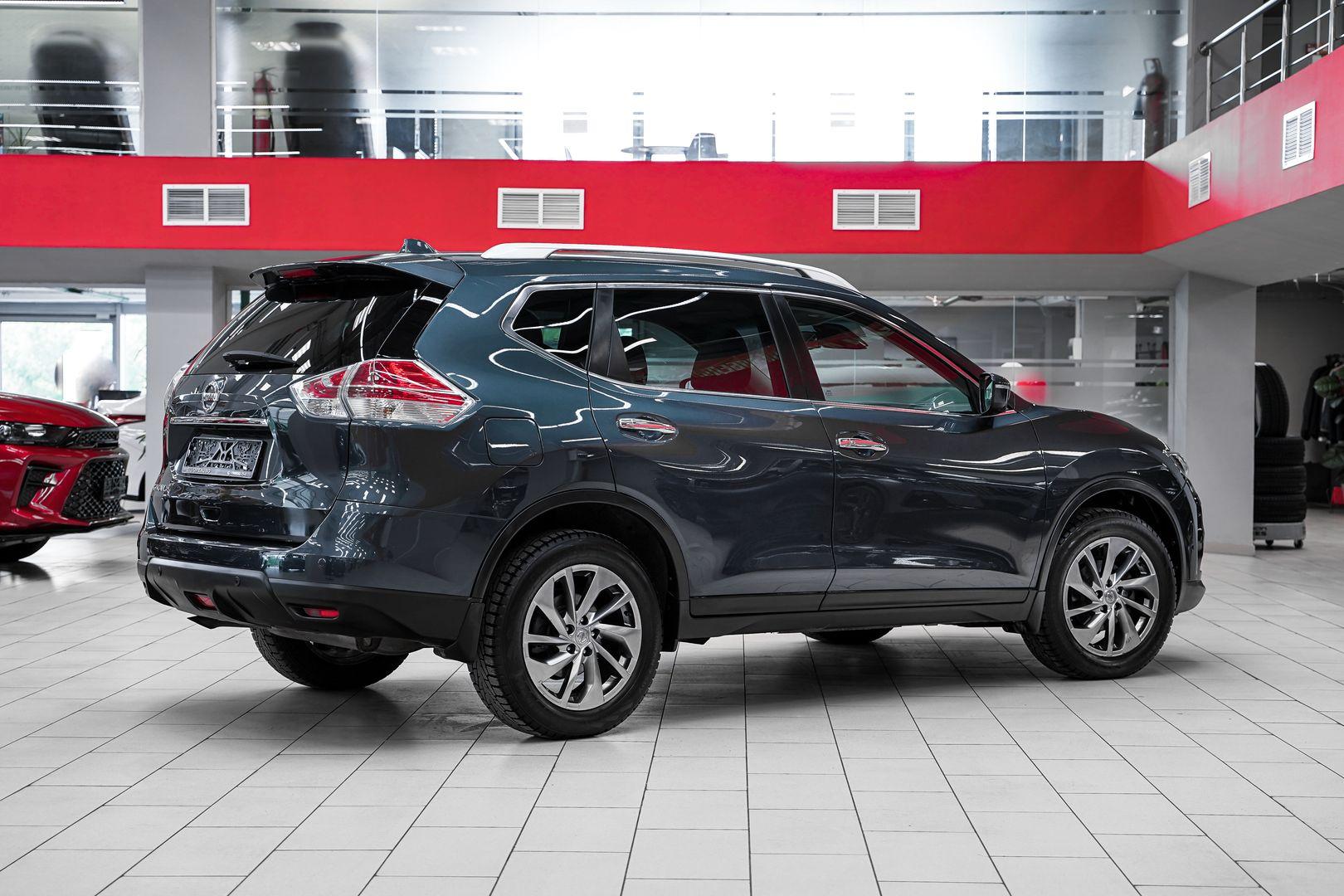 Nissan X-Trail 2015, синий, ДЦ Орехово