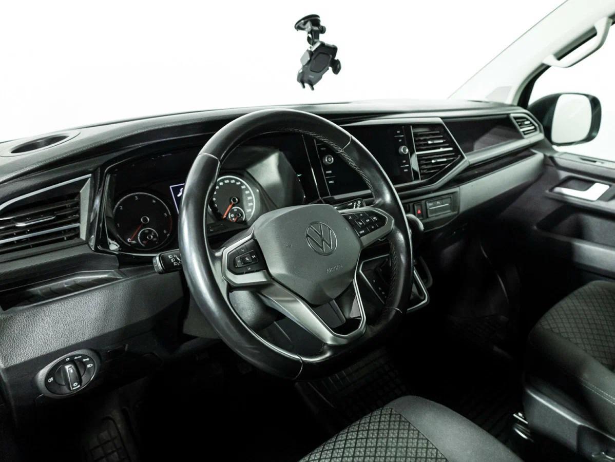 Volkswagen Multivan 2021, черный, ДЦ Орехово