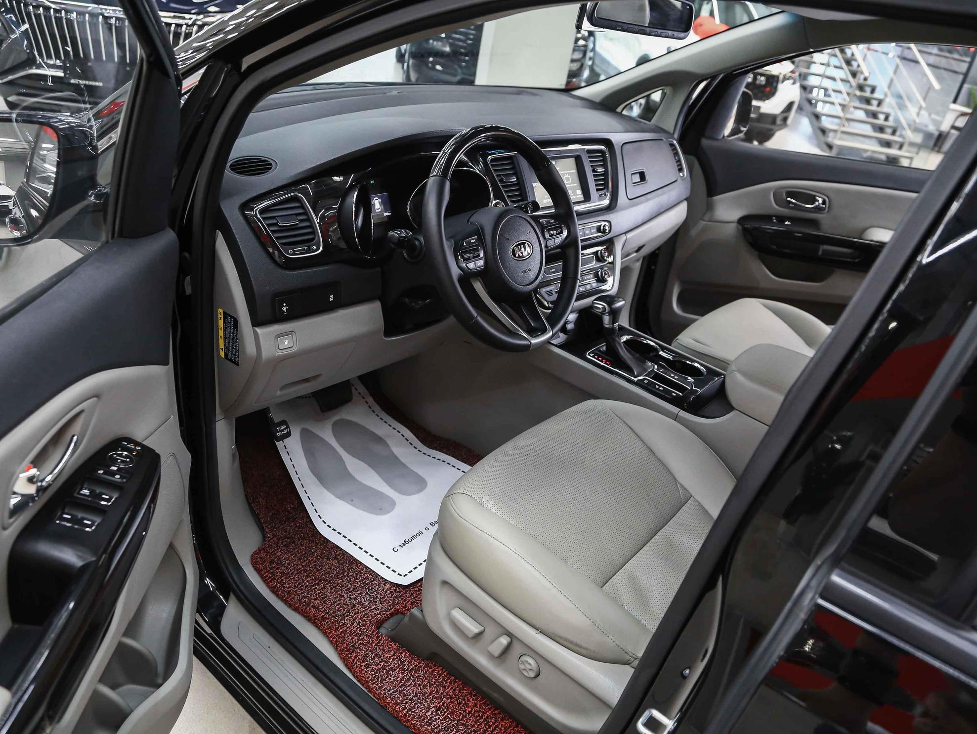 Kia Carnival 2018, черный, ДЦ Орехово