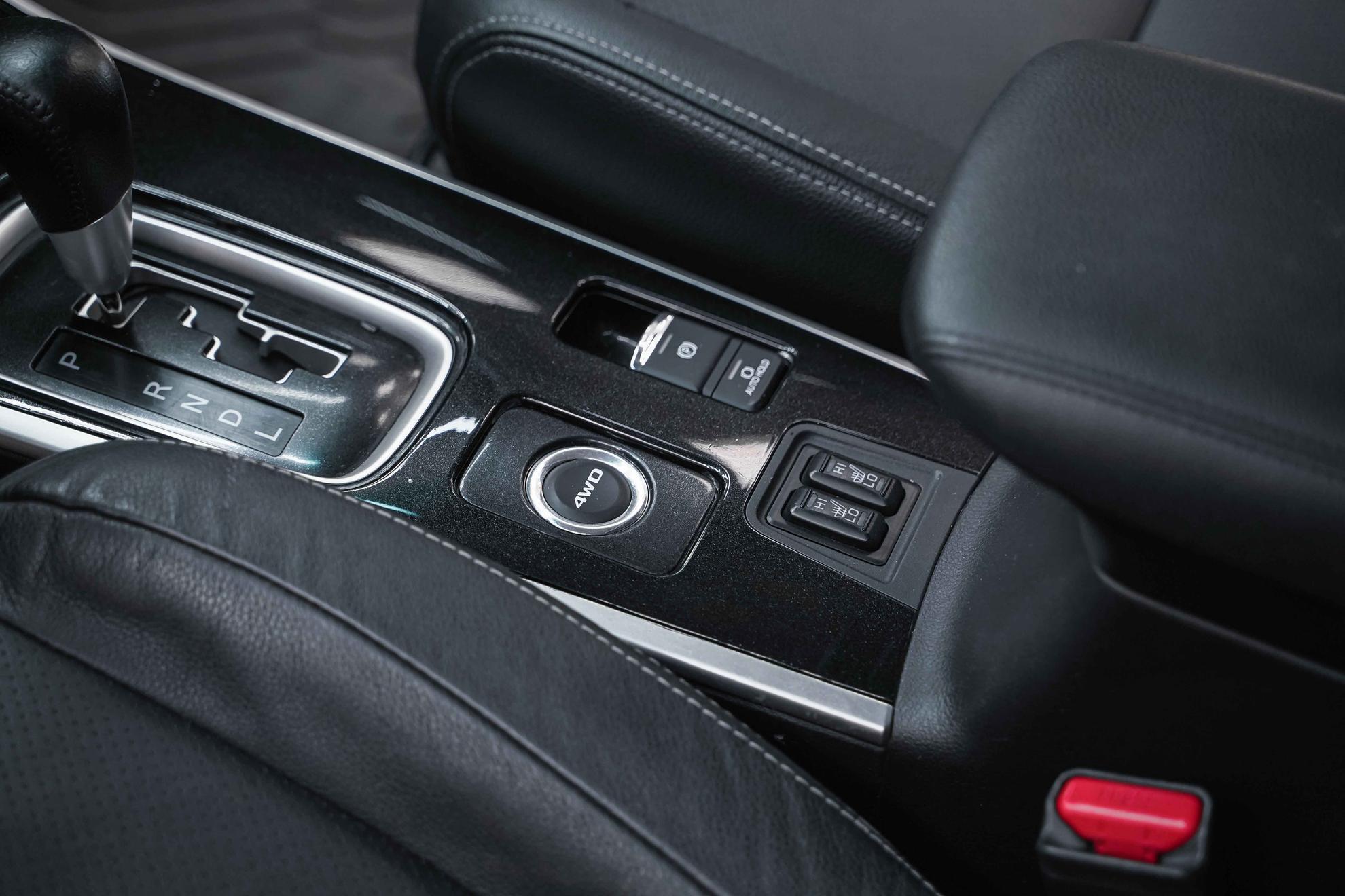 Mitsubishi Outlander 2017, белый, ДЦ Орехово