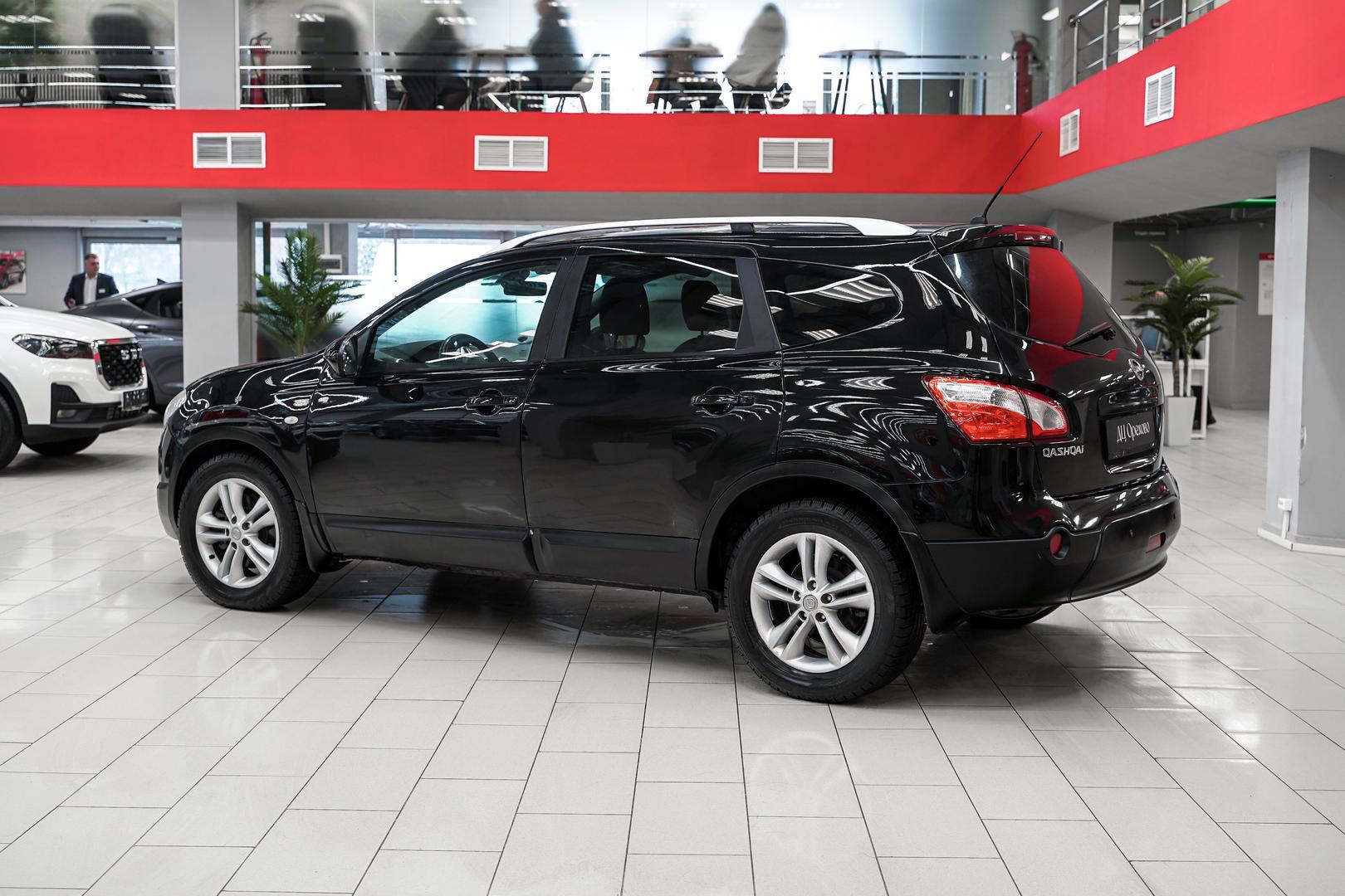 Nissan Qashqai+2 2010, черный, ДЦ Орехово