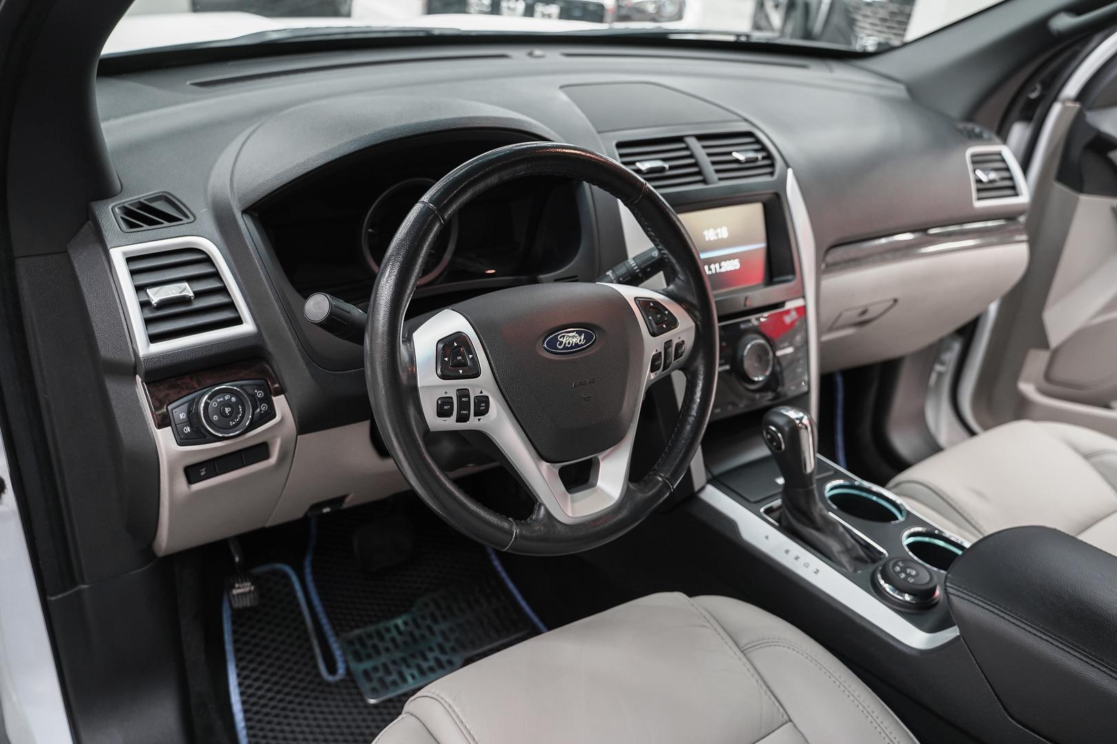 Ford Explorer 2013, белый, ДЦ Орехово