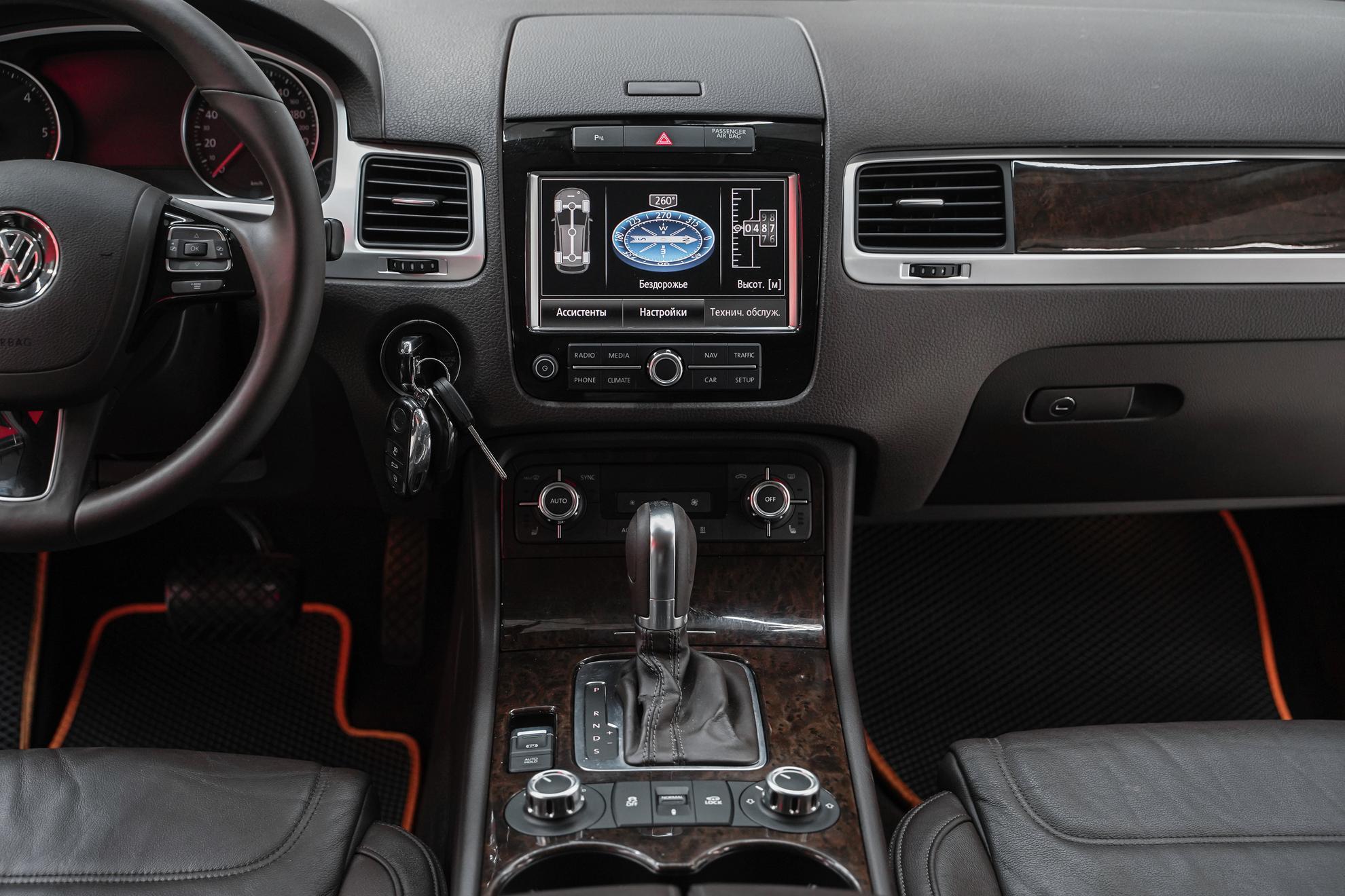 Volkswagen Touareg 2012, черный, ДЦ Орехово