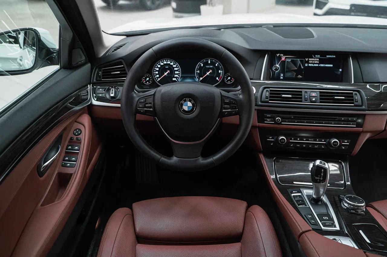 BMW 5 серии 2016, белый, ДЦ Орехово