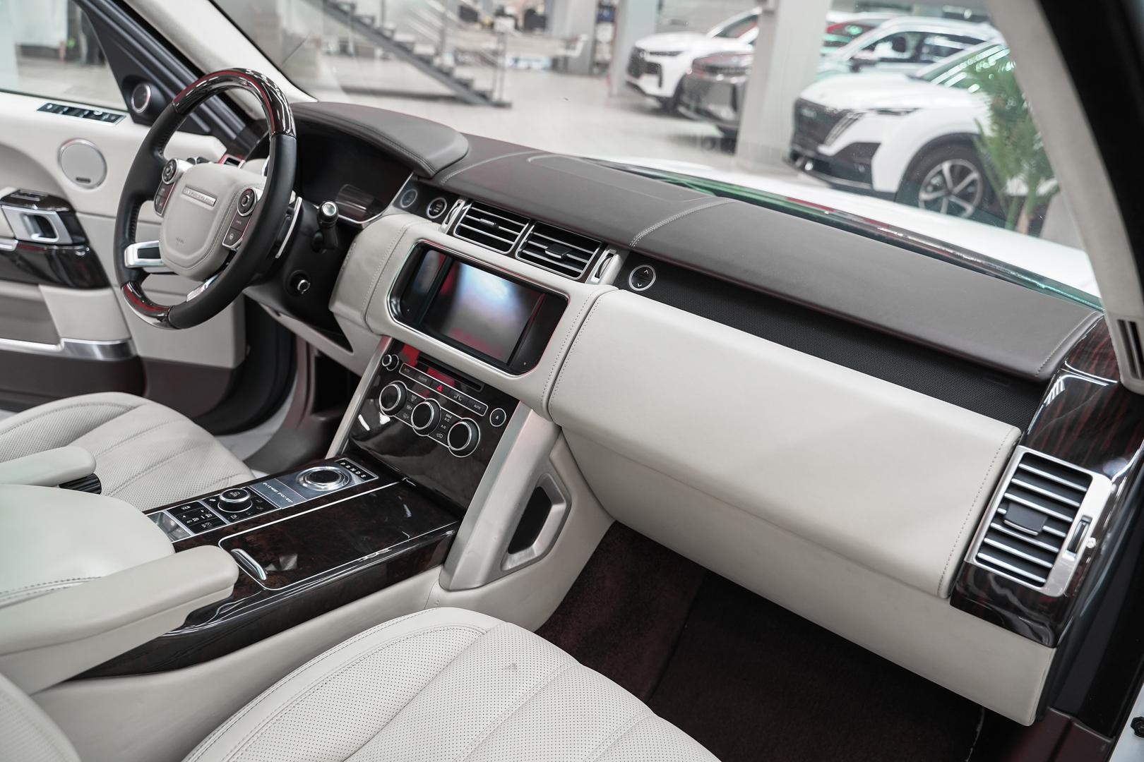 Land Rover Range Rover 2015, белый, ДЦ Орехово