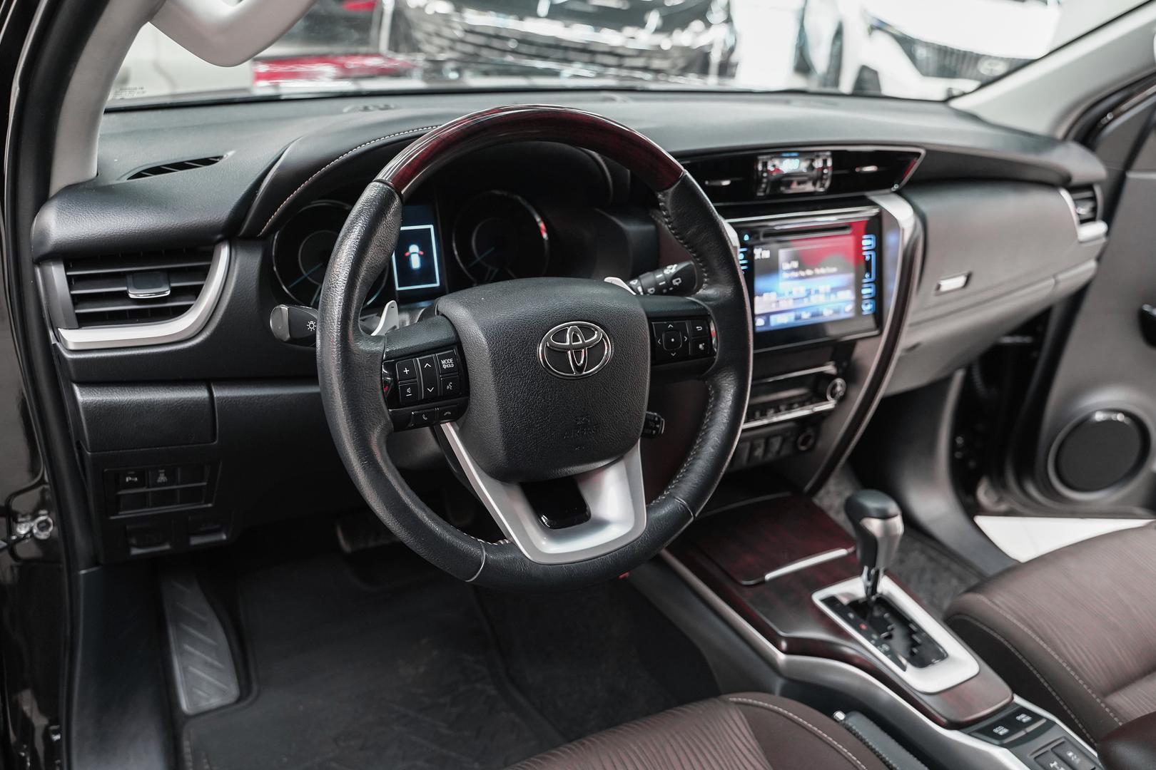 Toyota Fortuner 2017, коричневый, ДЦ Орехово