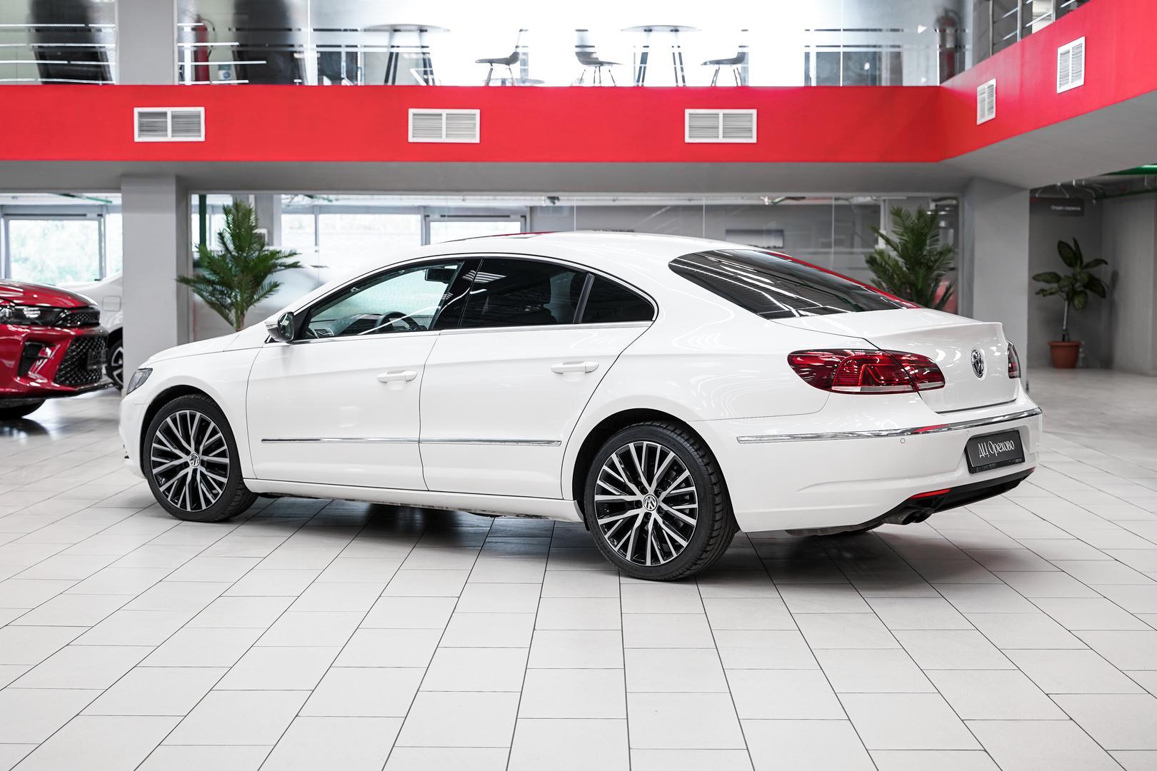 Volkswagen Passat CC 2012, белый, ДЦ Орехово