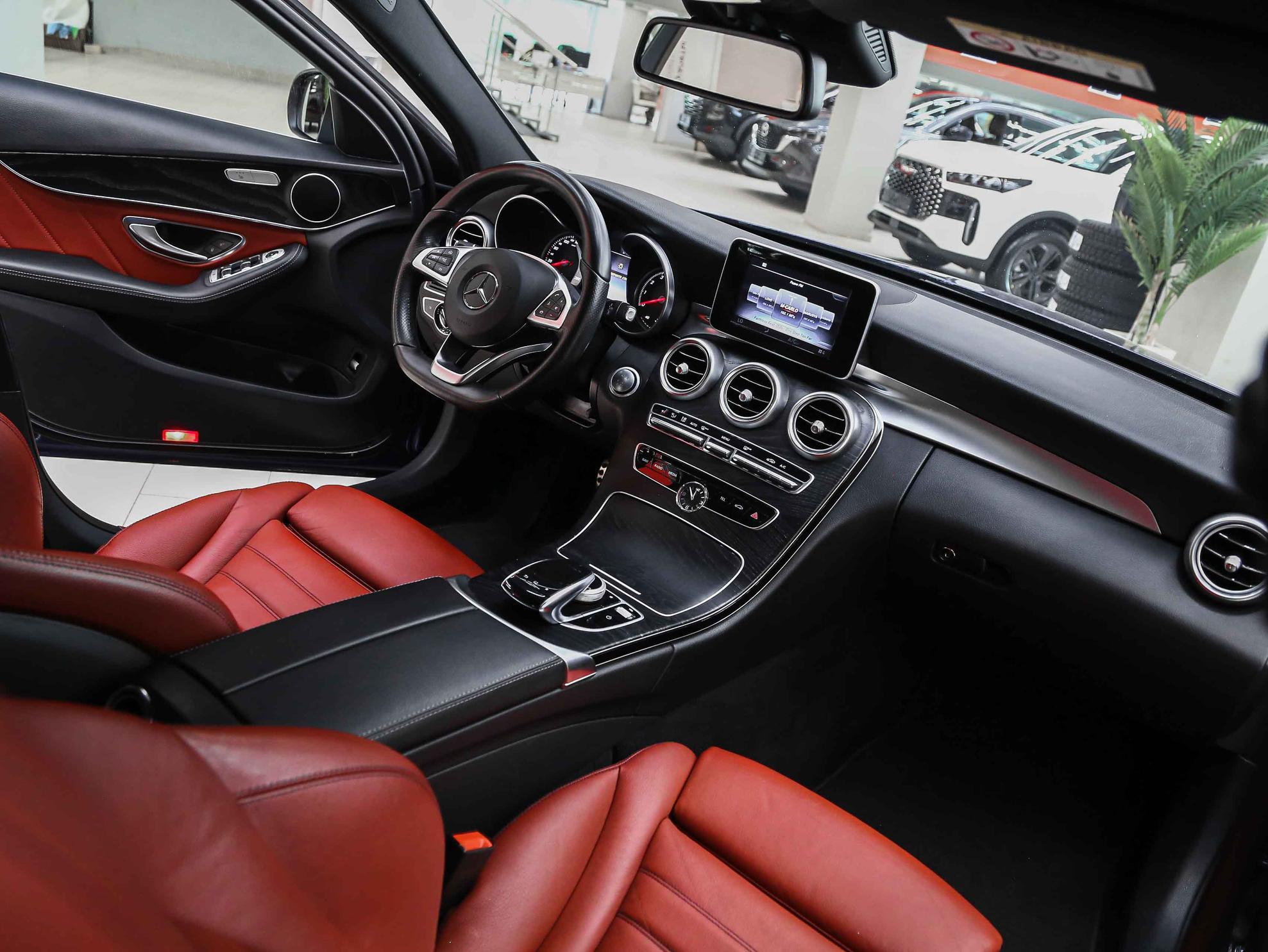 Mercedes-Benz C-Класс 2016, синий, ДЦ Орехово