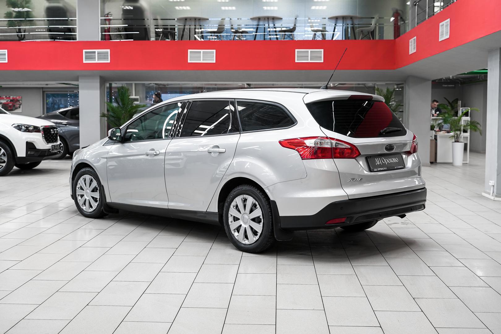 Ford Focus 2013, серебряный, ДЦ Орехово
