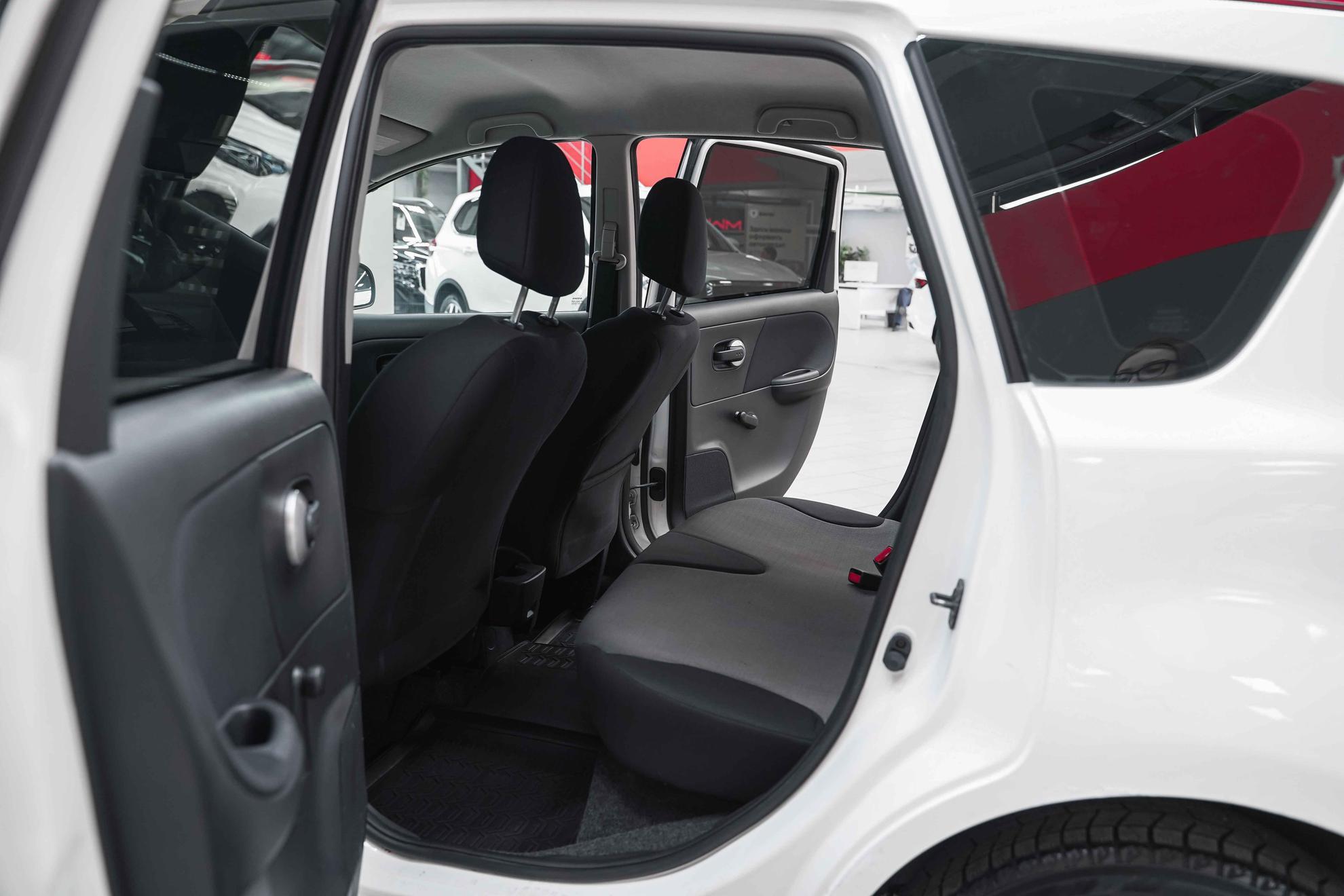 Nissan Note 2010, белый, ДЦ Орехово