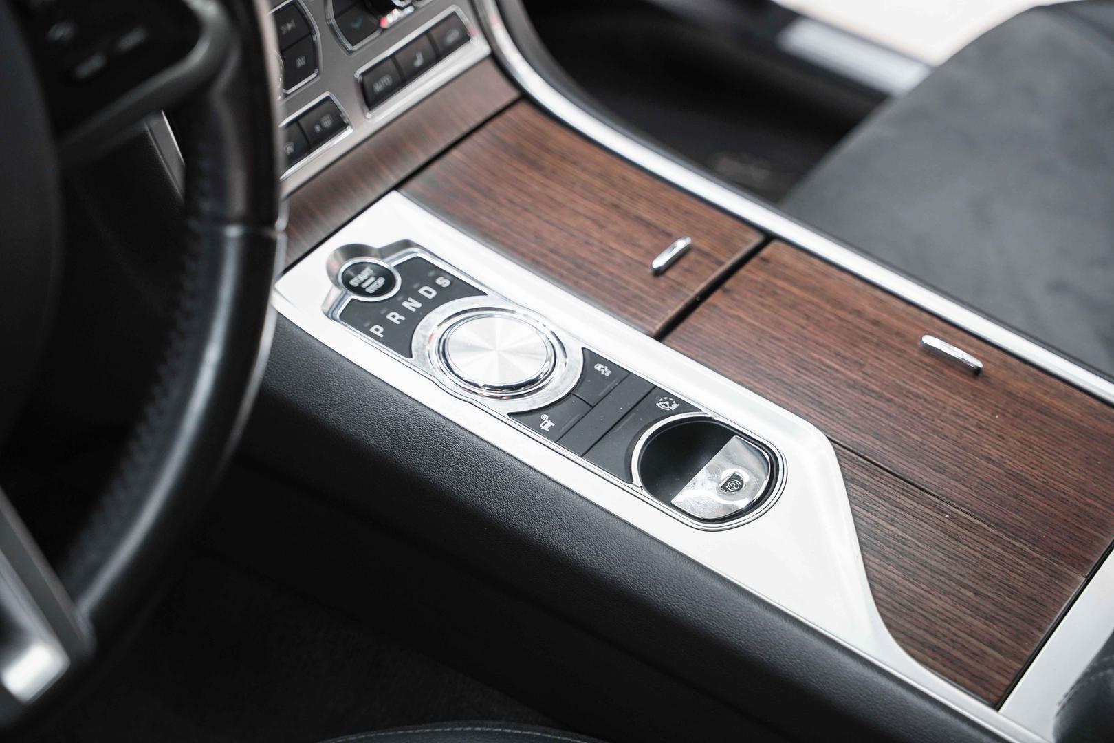 Jaguar XF 2014, красный, ДЦ Орехово