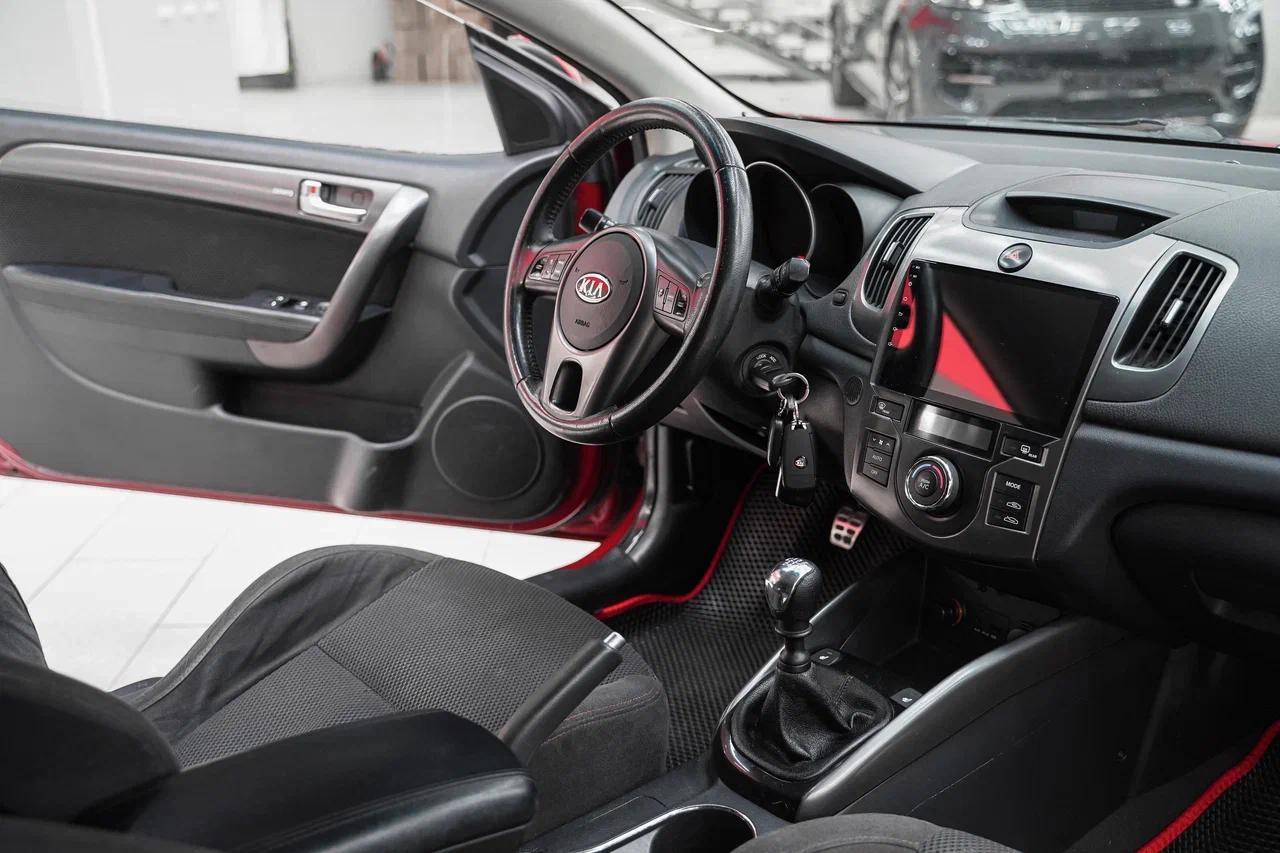 Kia Cerato 2011, красный, ДЦ Орехово