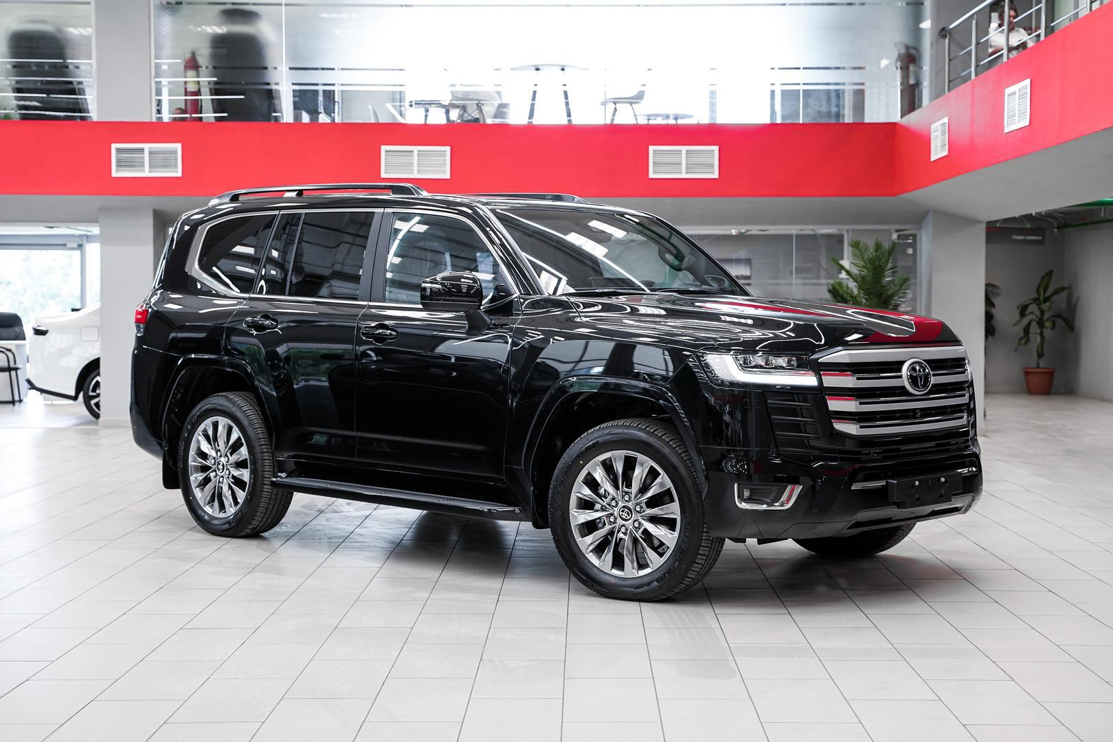 Toyota Land Cruiser 2024, черный, ДЦ Орехово