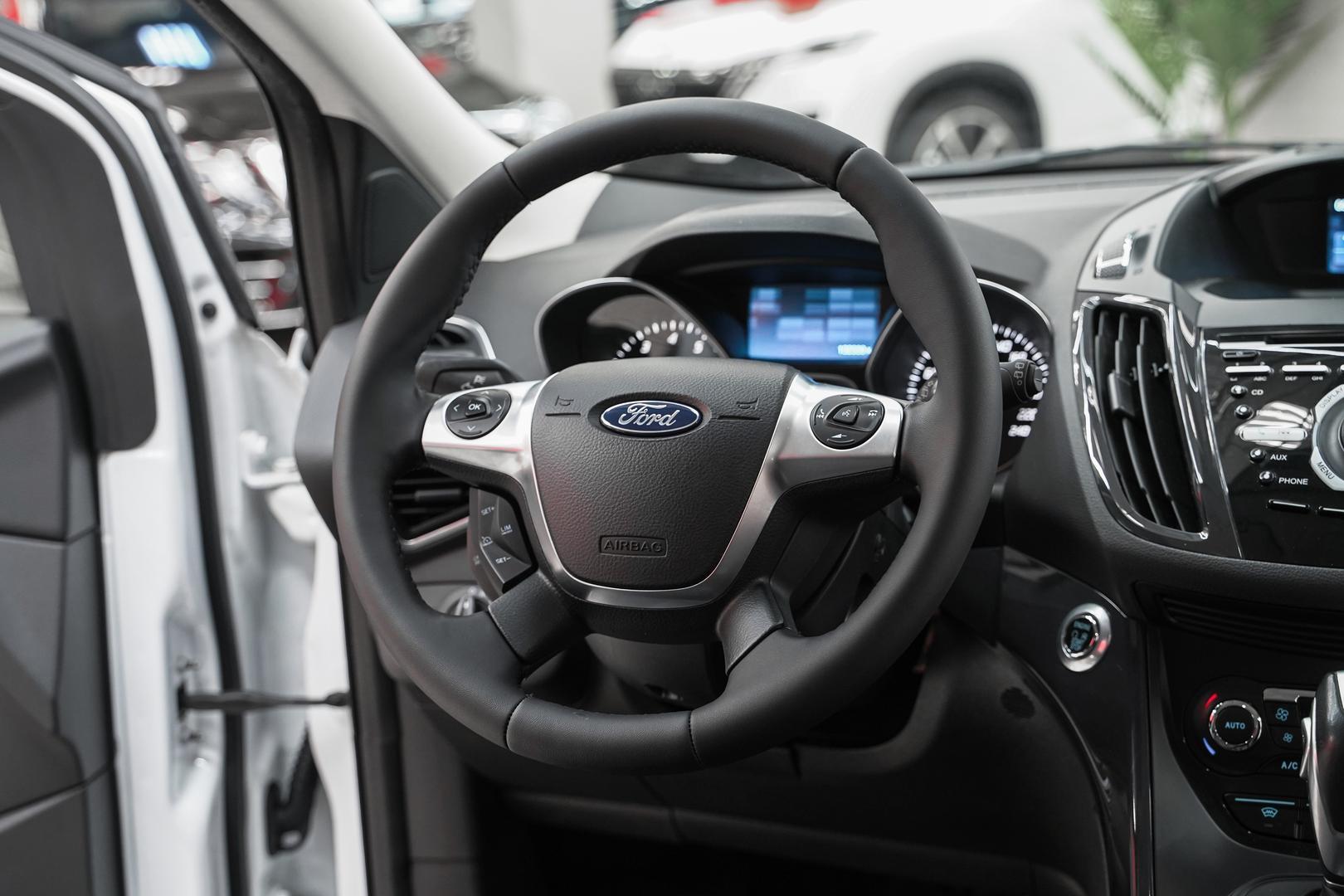 Ford Kuga 2015, белый, ДЦ Орехово
