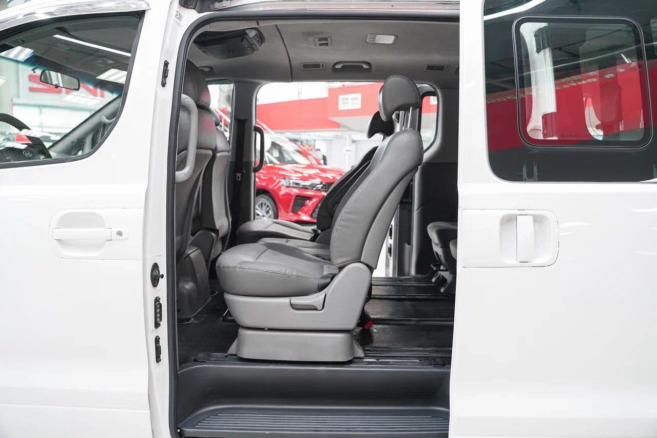 Hyundai Grand Starex 2012, белый, ДЦ Орехово
