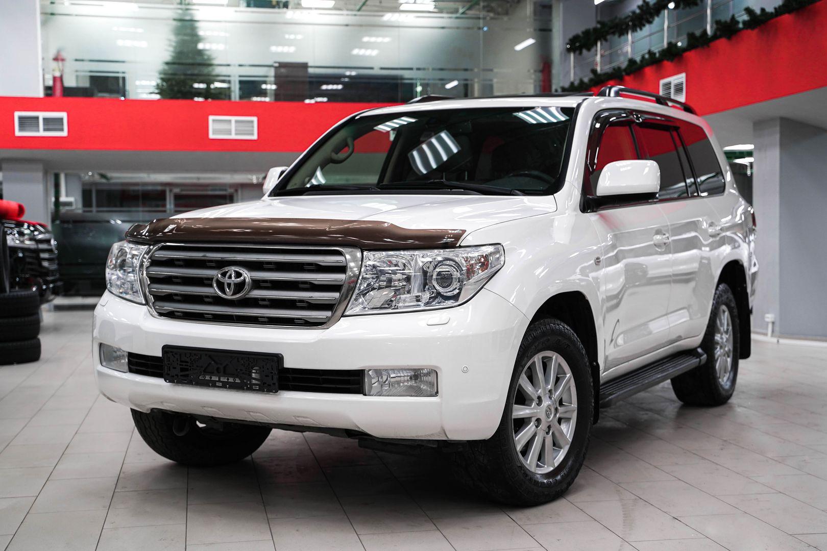 Toyota Land Cruiser 2011, белый, ДЦ Орехово