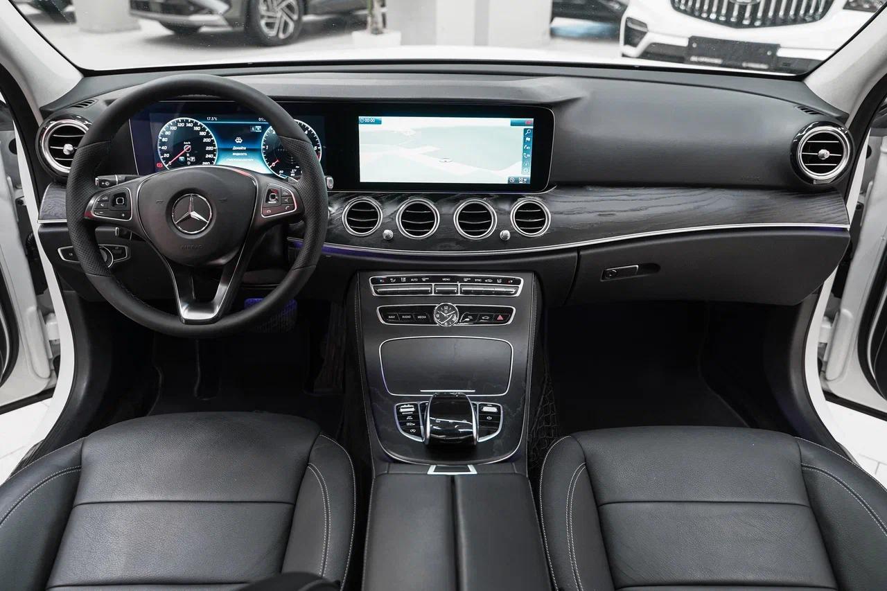 Mercedes-Benz E-Класс 2017, белый, ДЦ Орехово