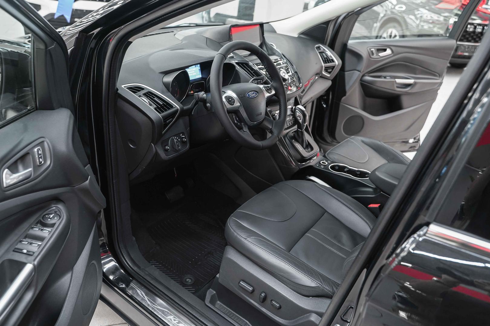 Ford Kuga 2013, черный, ДЦ Орехово