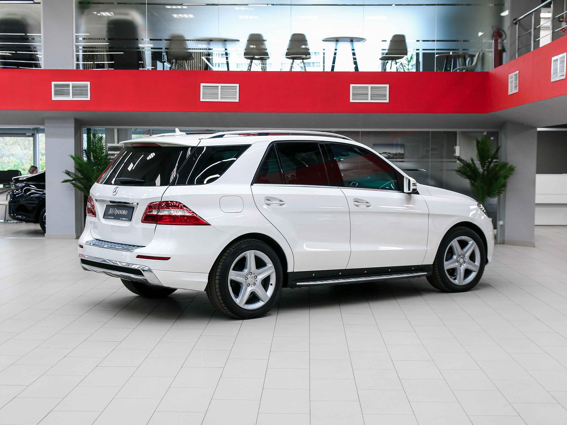 Mercedes-Benz M-Класс 2013, белый, ДЦ Орехово