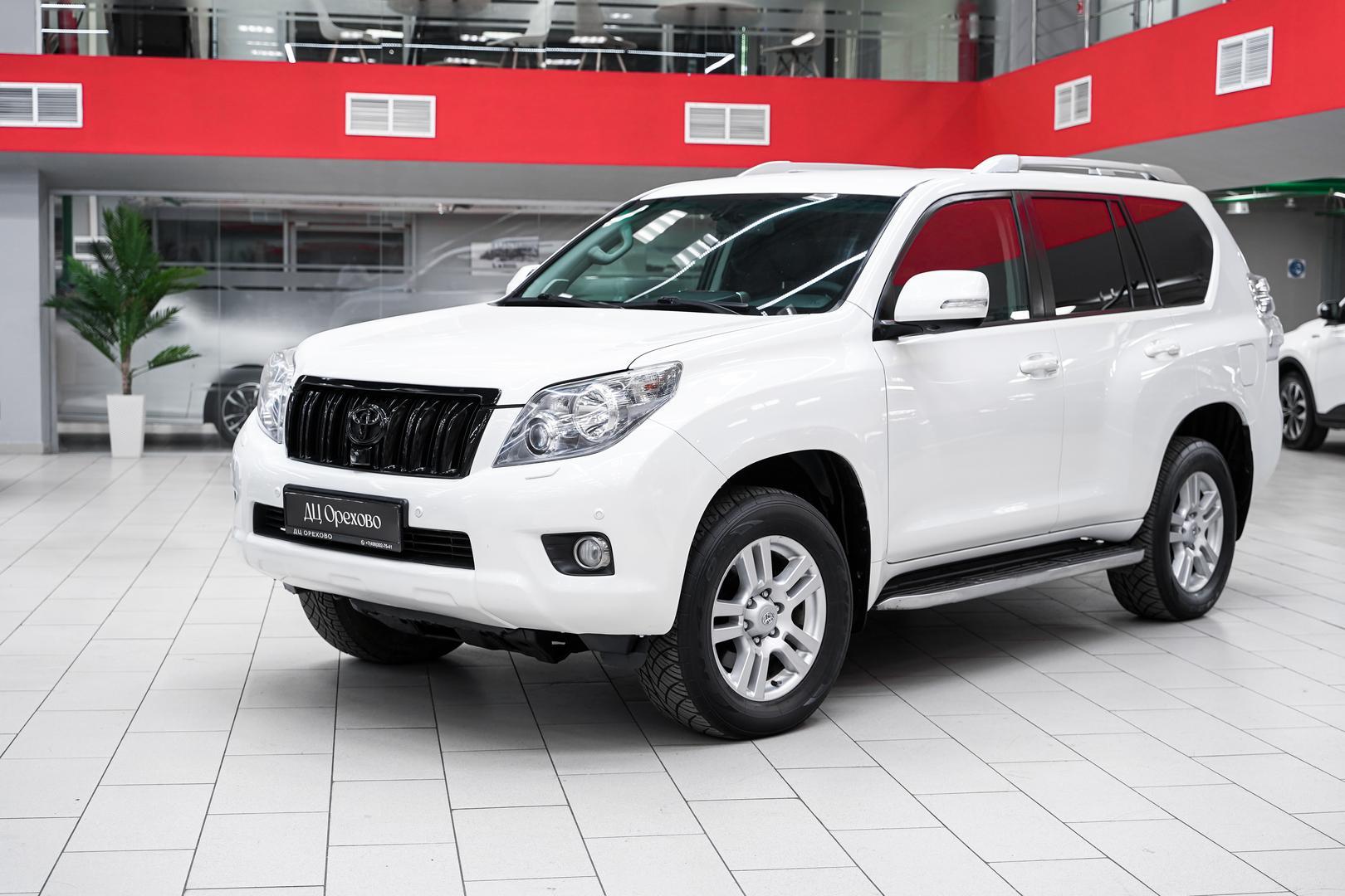 Toyota Land Cruiser Prado 2011, белый, ДЦ Орехово