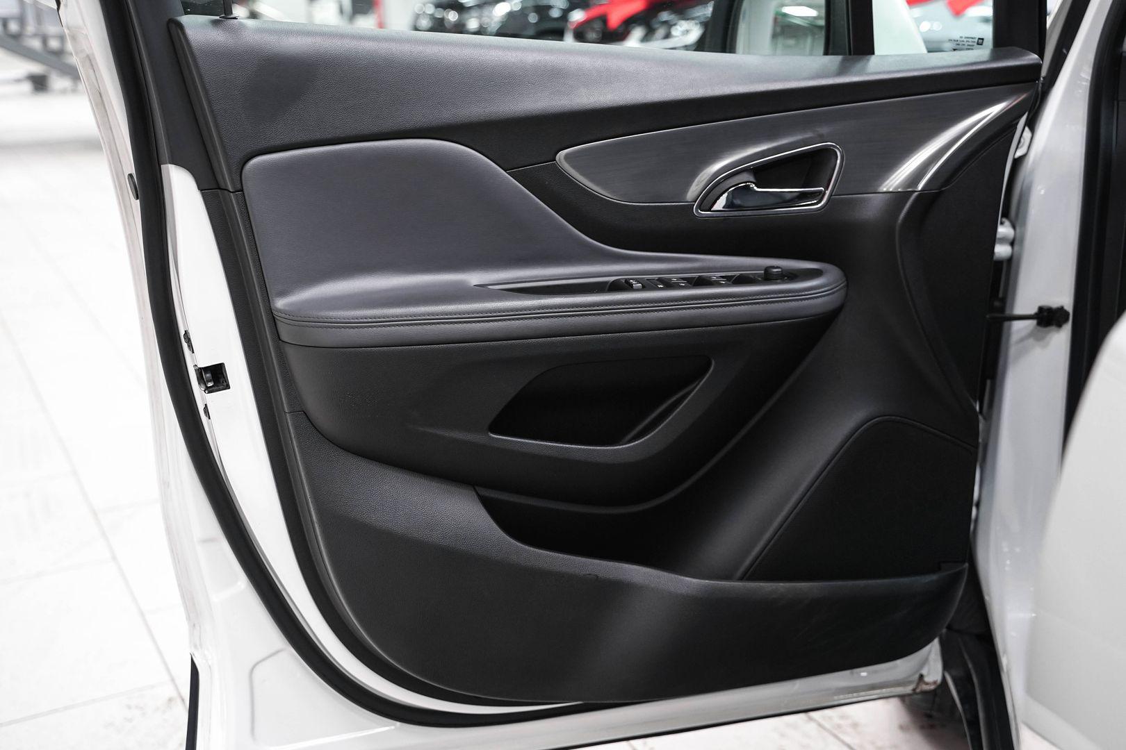 Opel Mokka 2013, белый, ДЦ Орехово