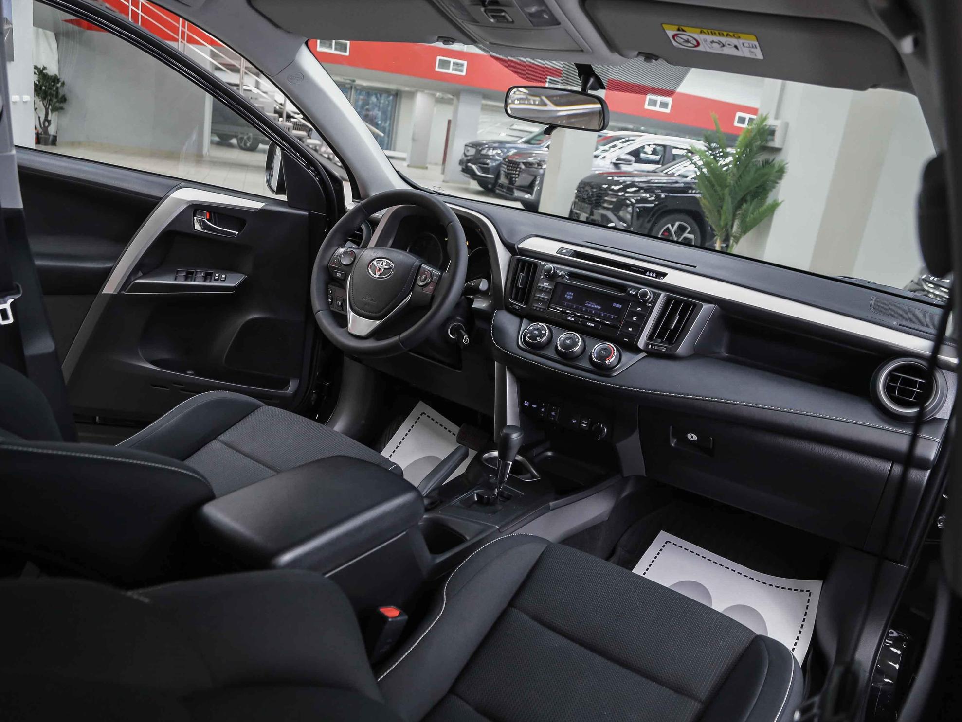 Toyota RAV4 2017, черный, ДЦ Орехово